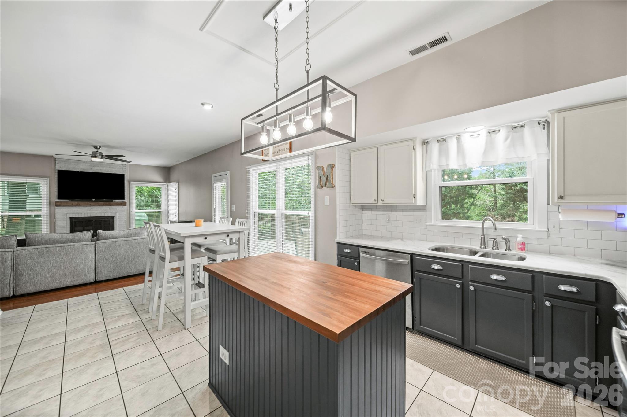 9924 Raddington Lane — Charlotte