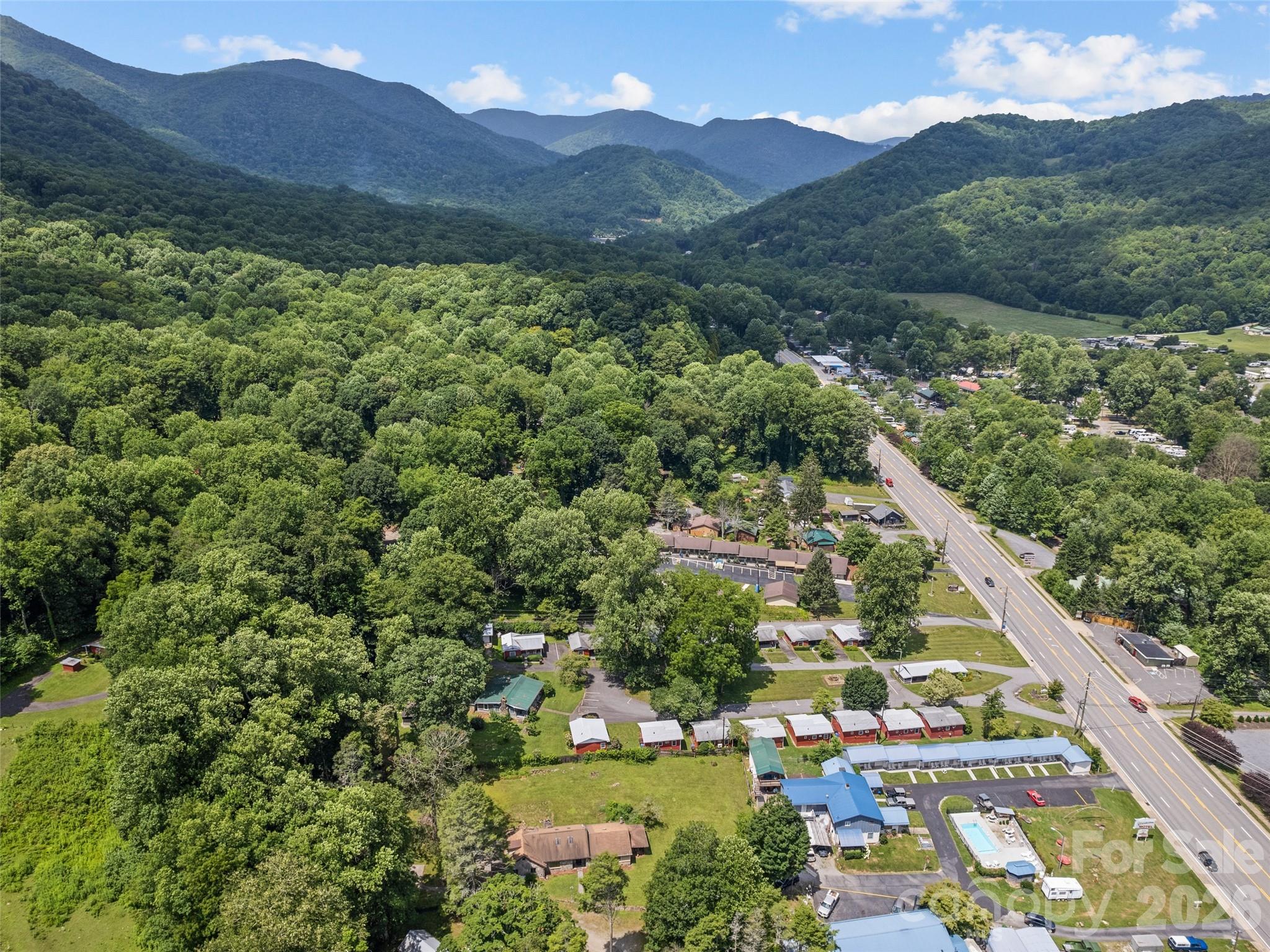 64 Turner Branch — Maggie Valley