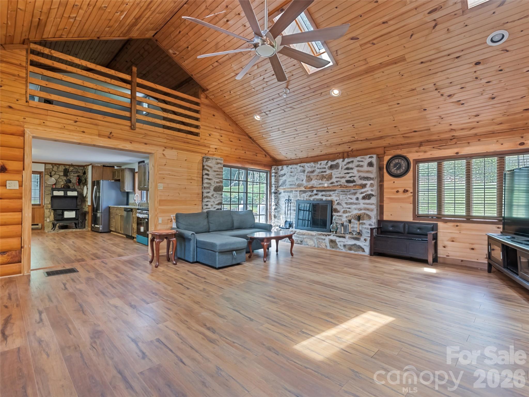 64 Turner Branch — Maggie Valley