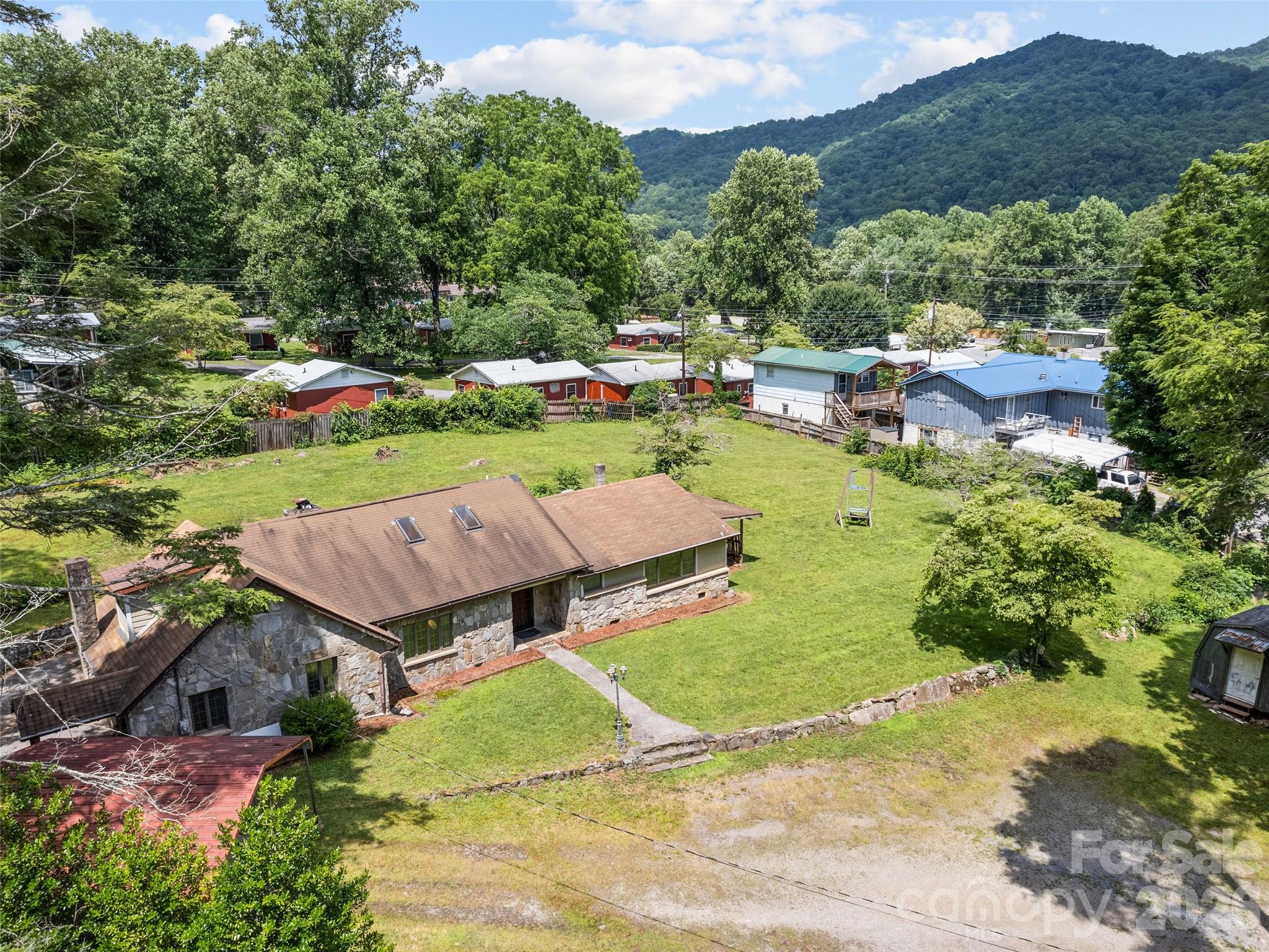 64 Turner Branch — Maggie Valley