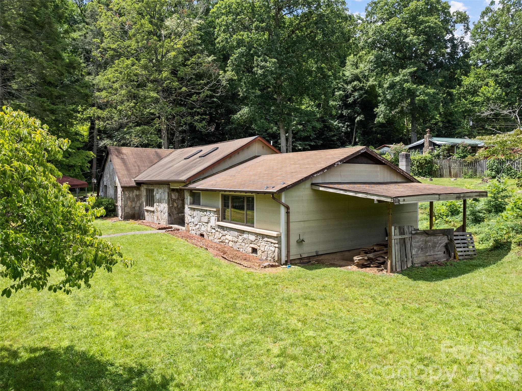 64 Turner Branch — Maggie Valley