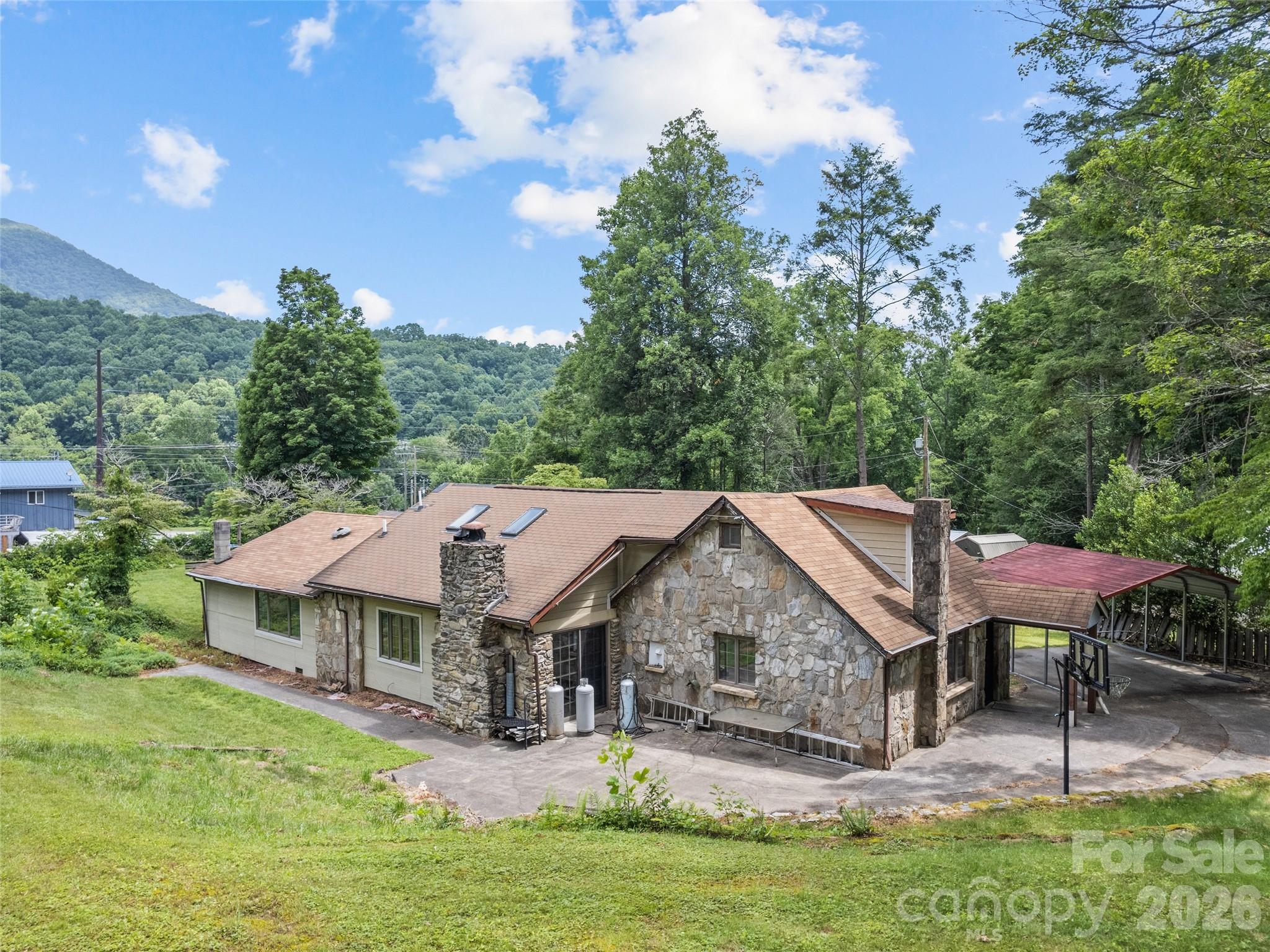 64 Turner Branch — Maggie Valley