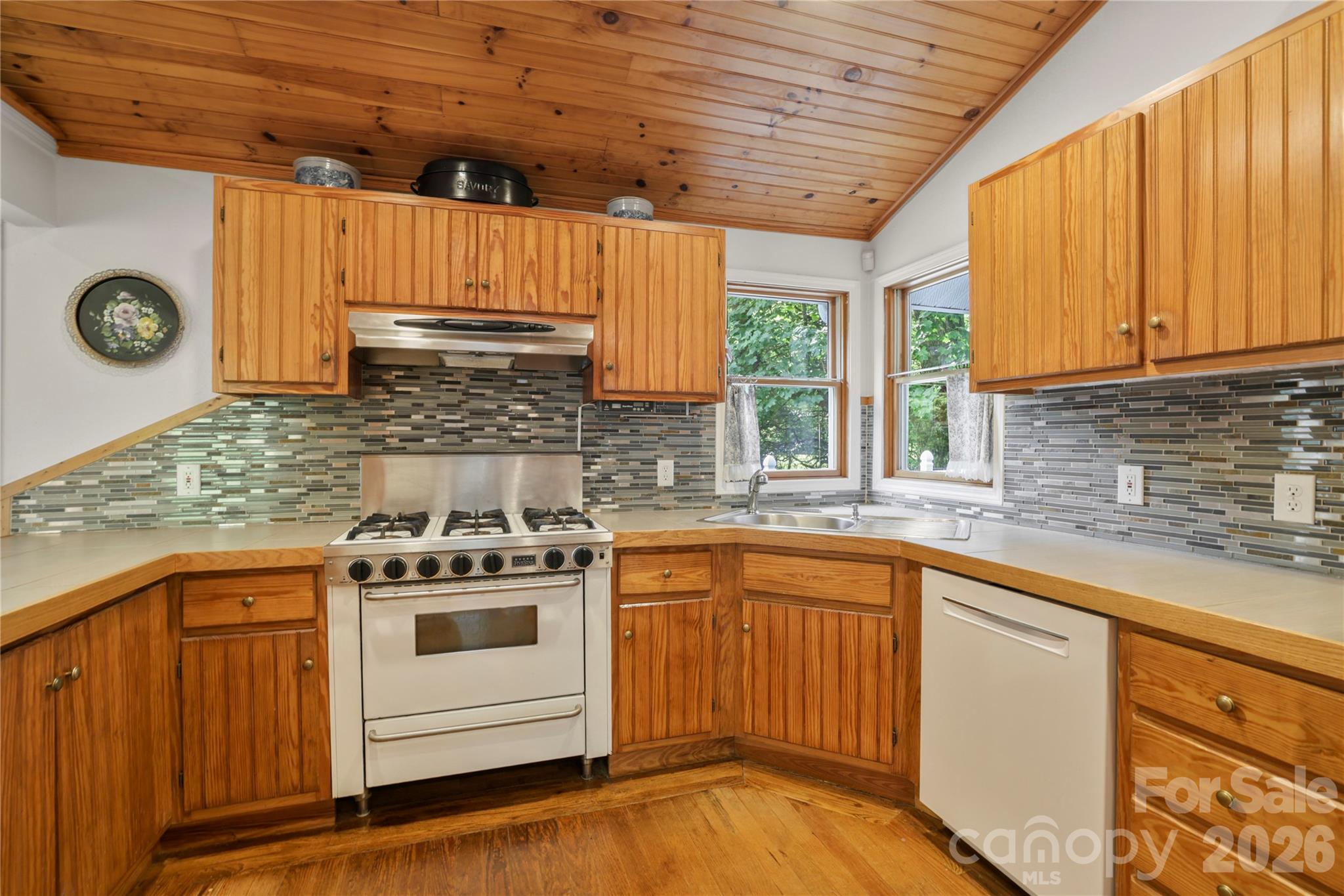 645 W Fork Creek Road — Saluda