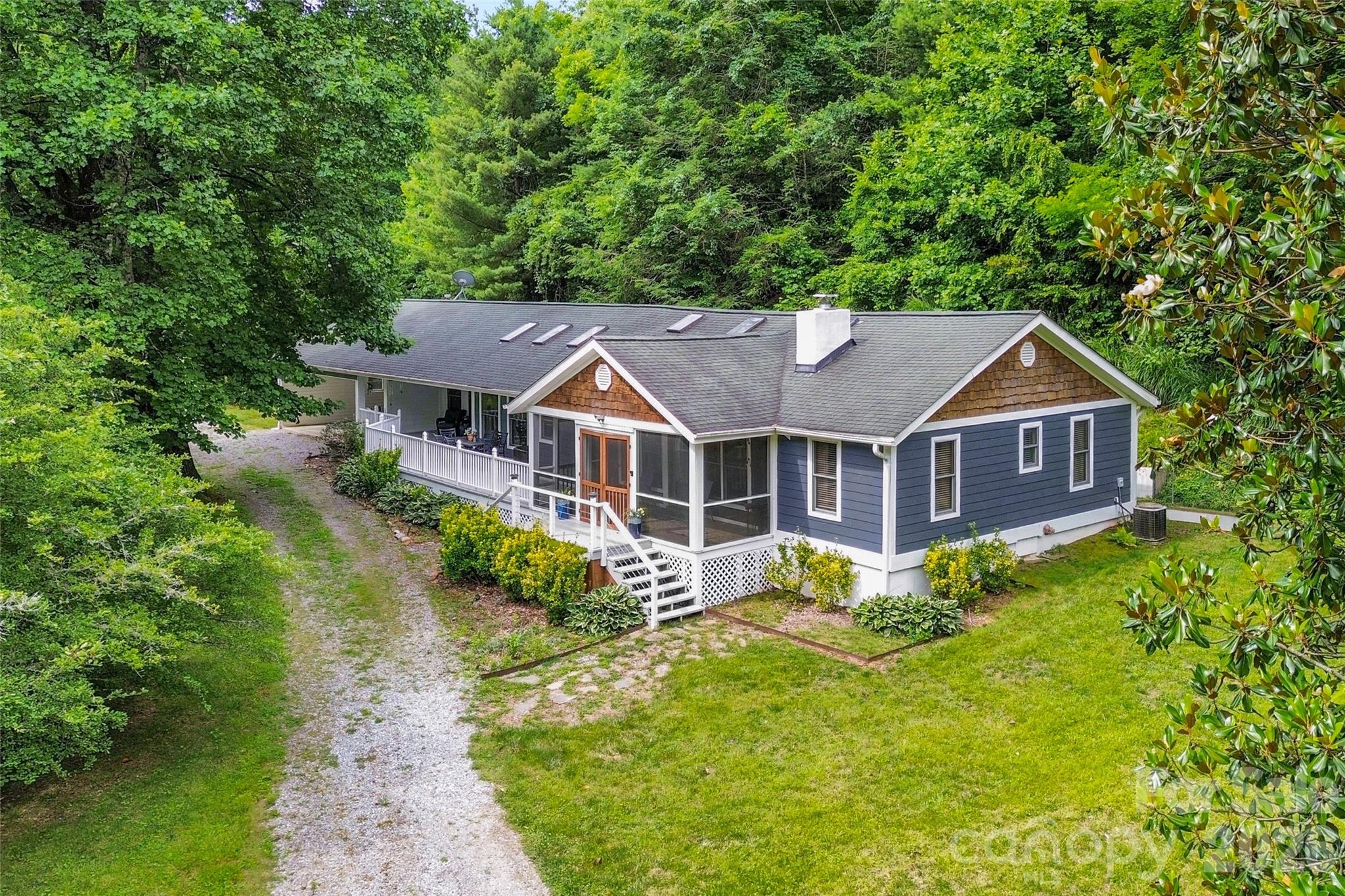 645 W Fork Creek Road — Saluda