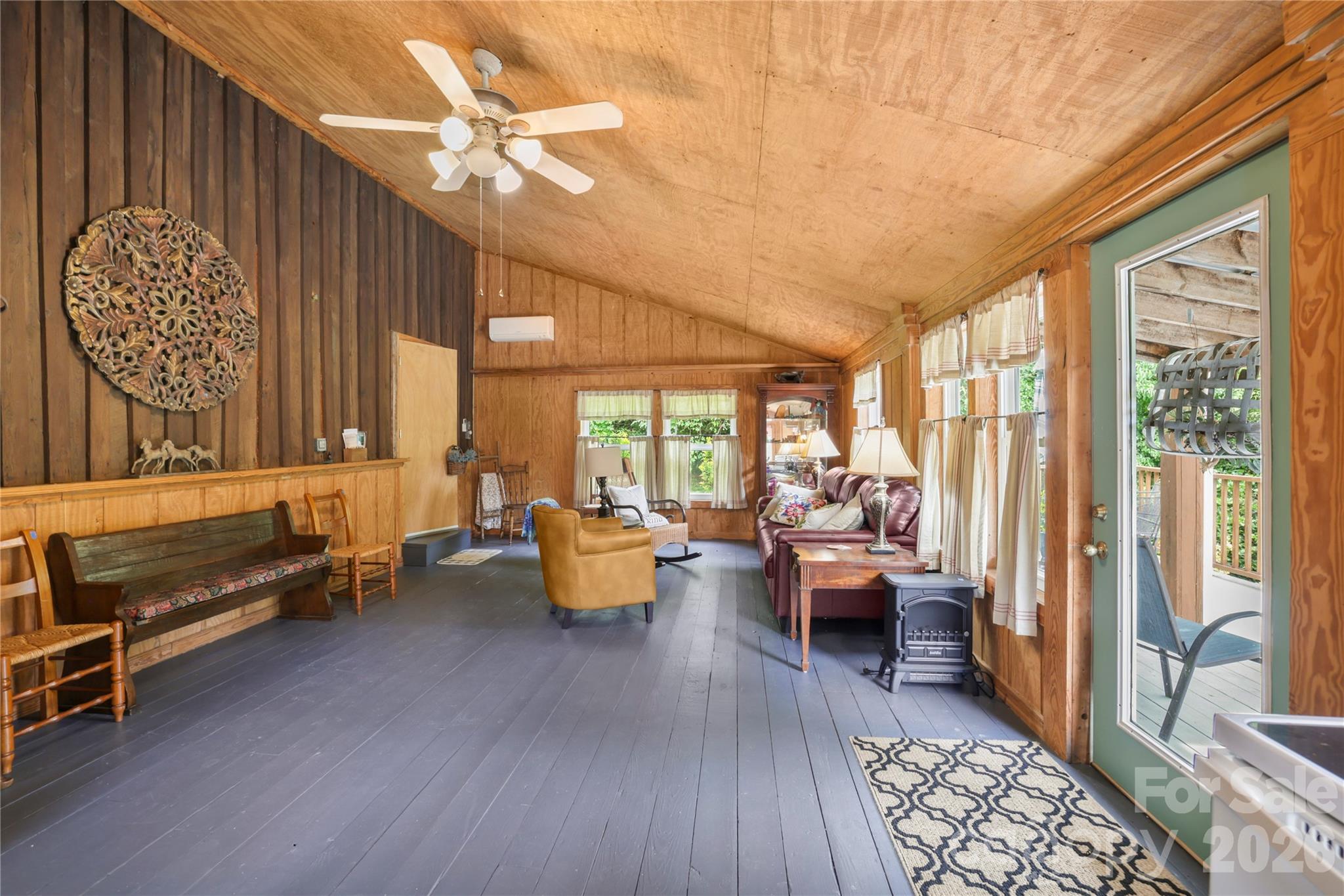 645 W Fork Creek Road — Saluda