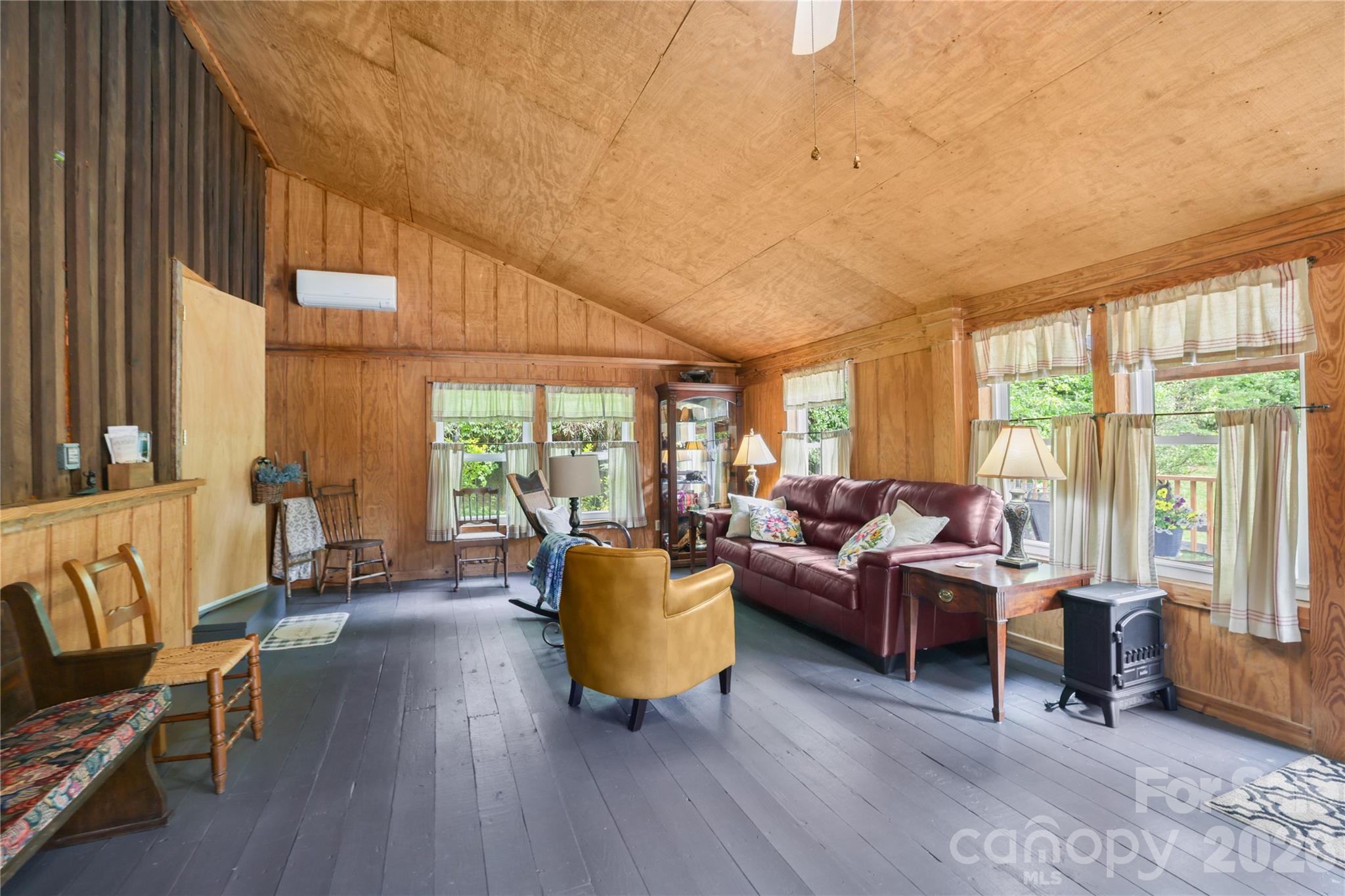 645 W Fork Creek Road — Saluda