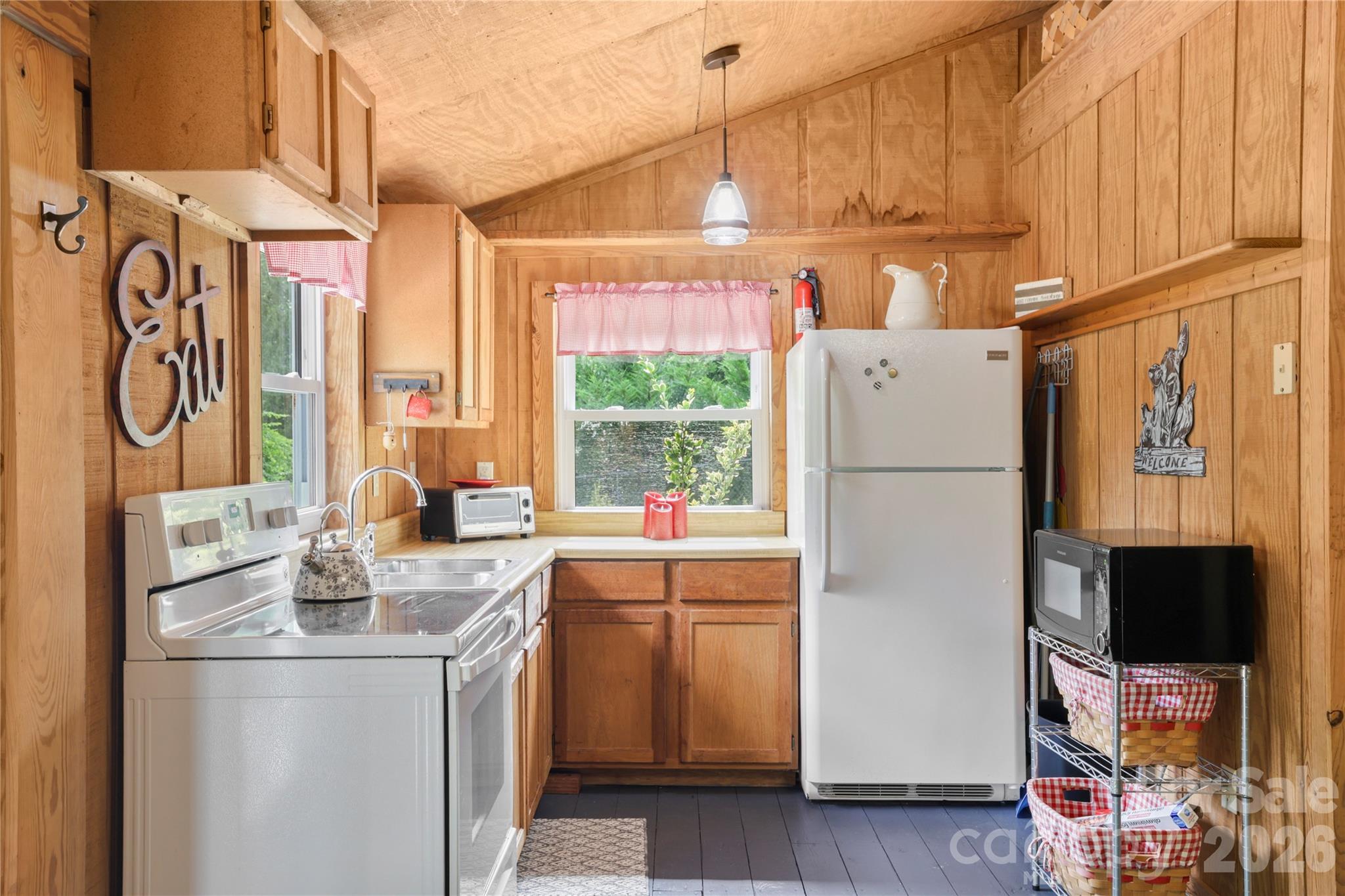645 W Fork Creek Road — Saluda
