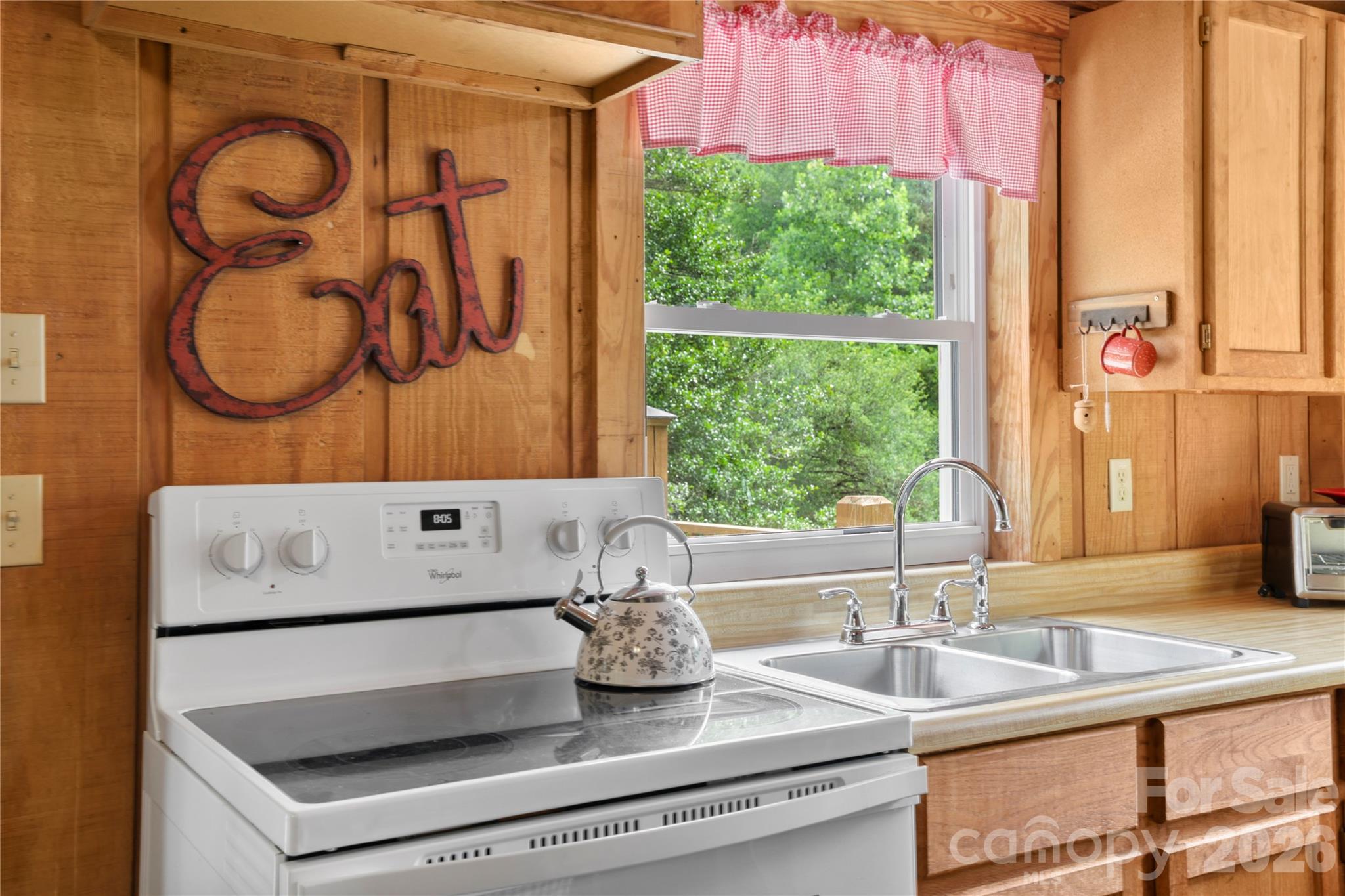 645 W Fork Creek Road — Saluda
