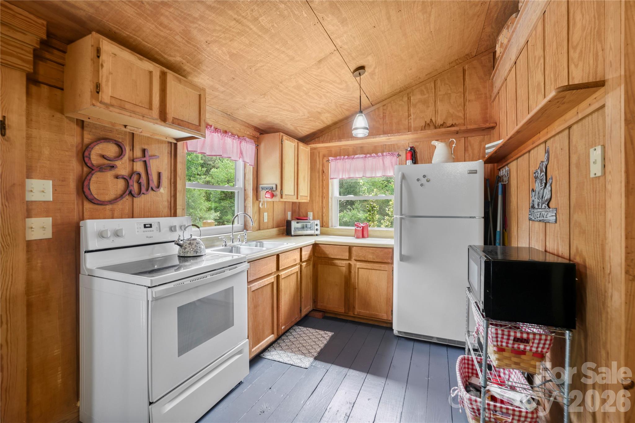 645 W Fork Creek Road — Saluda