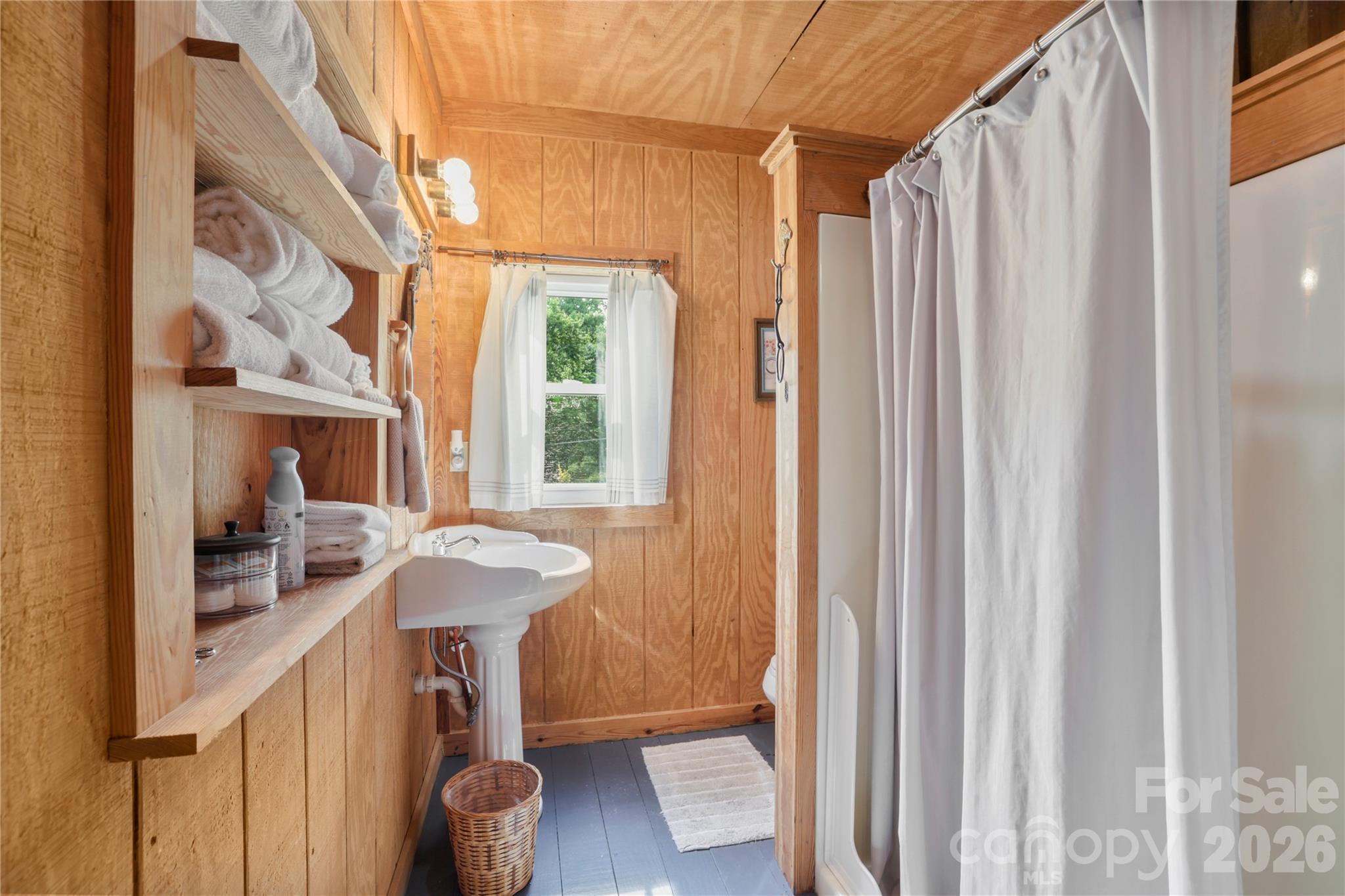 645 W Fork Creek Road — Saluda