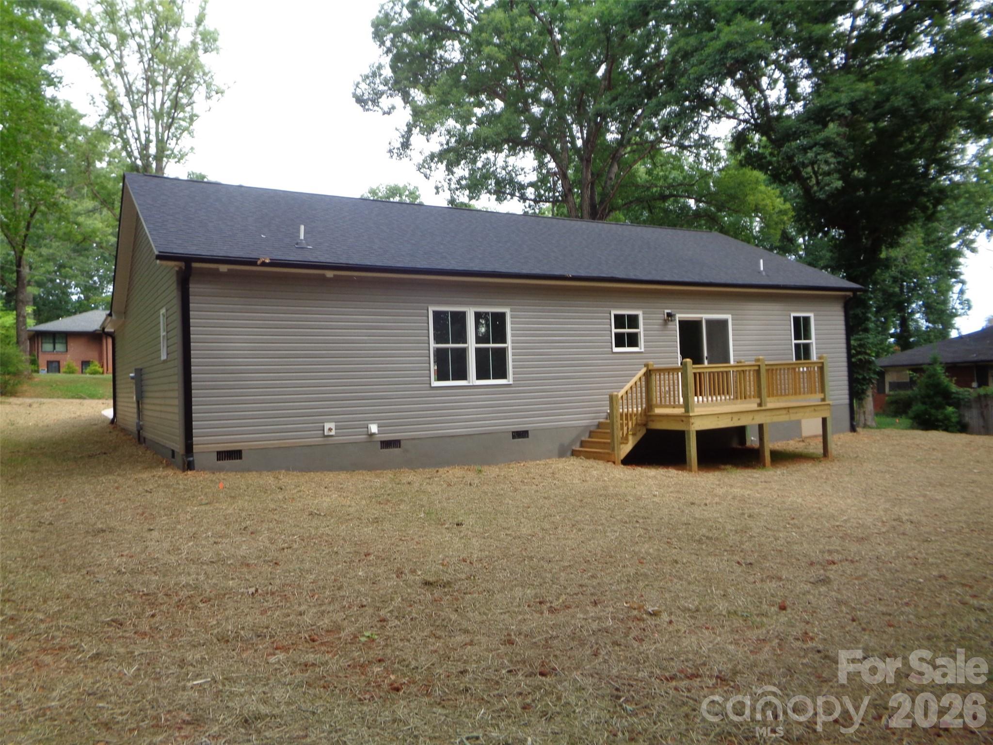 190 Forest Hill Drive — Forest City