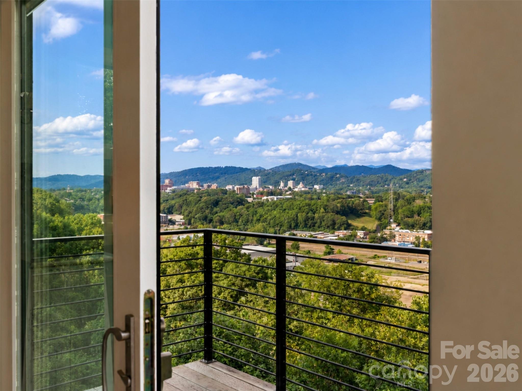 220 Riverview Drive — Asheville