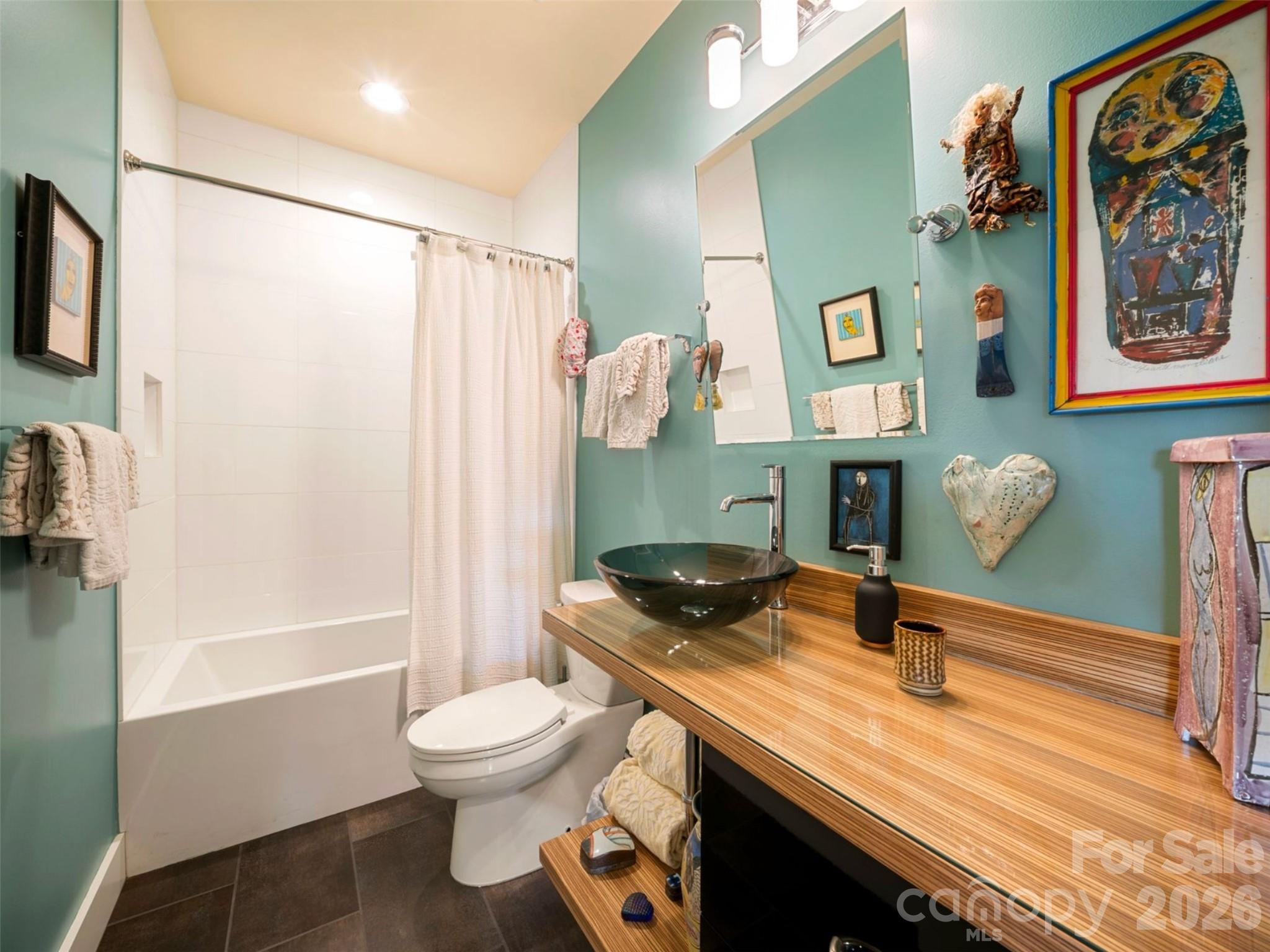 220 Riverview Drive — Asheville