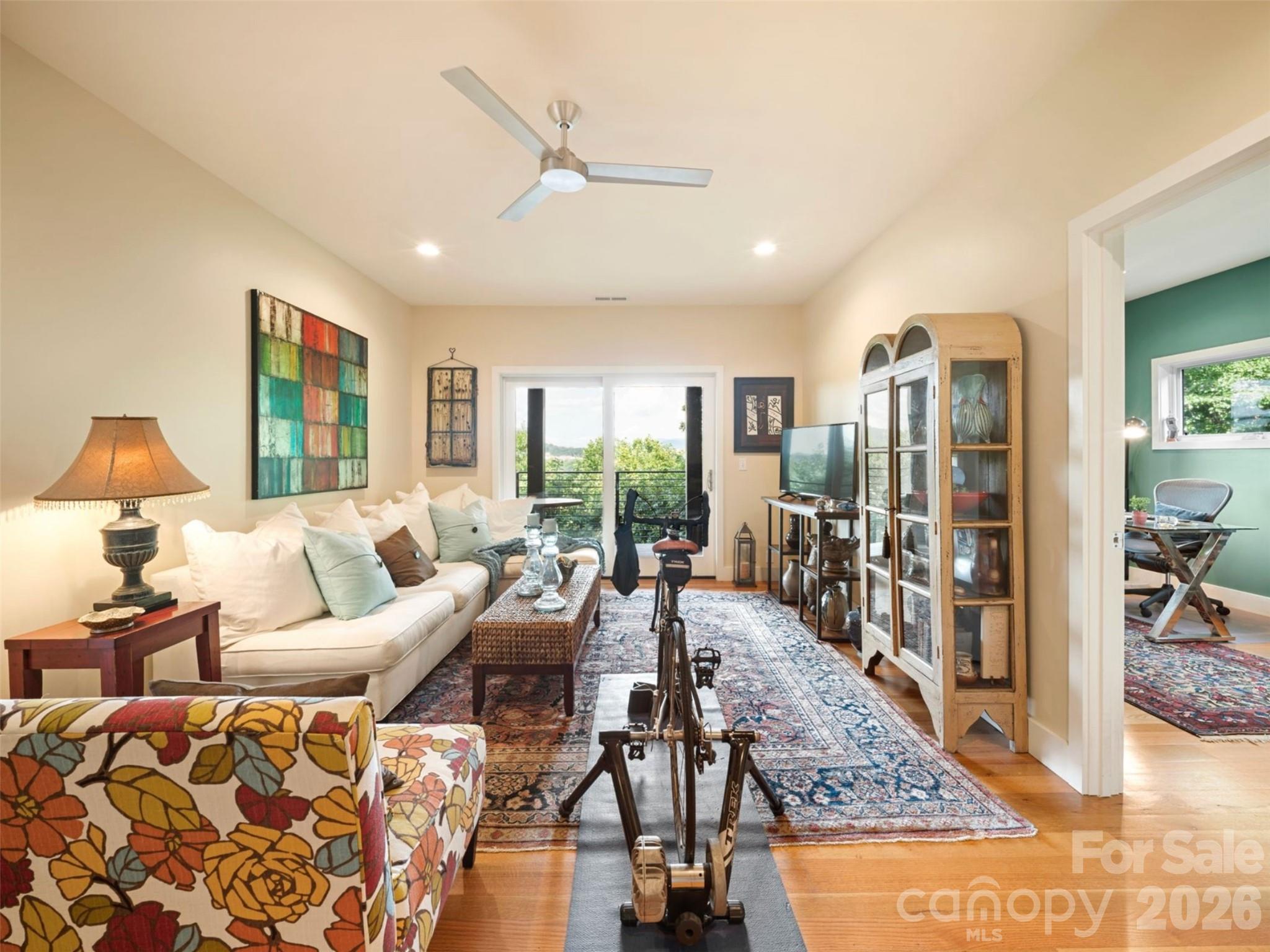 220 Riverview Drive — Asheville