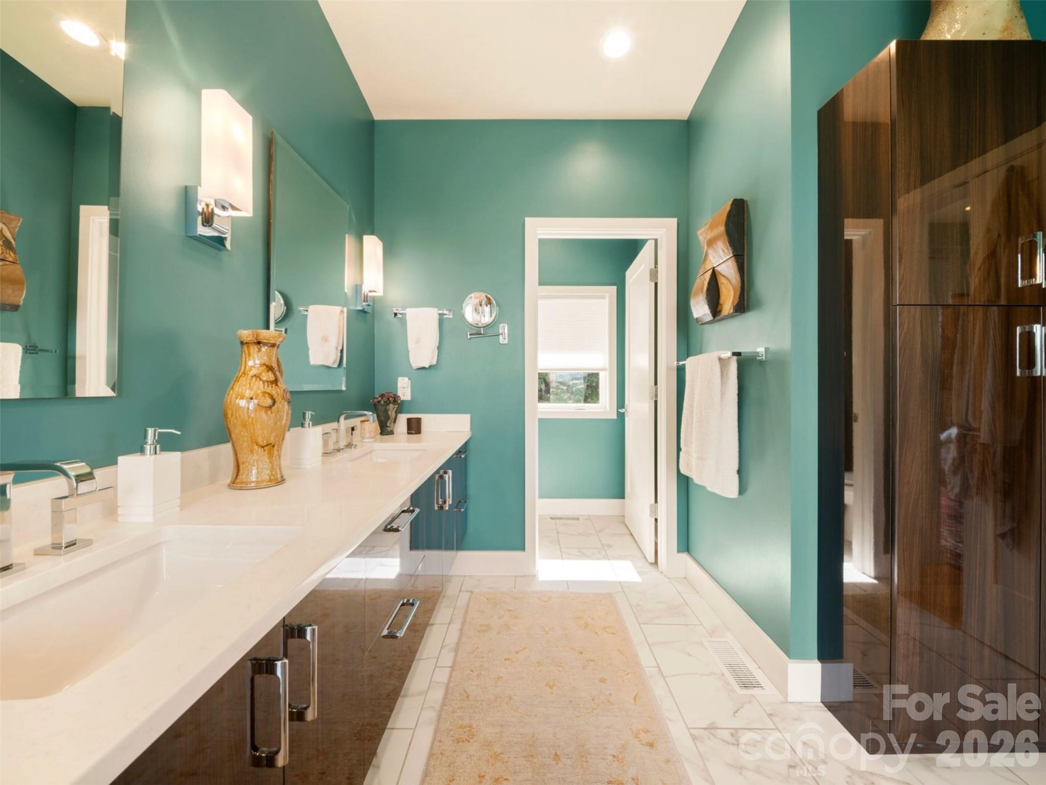 220 Riverview Drive — Asheville