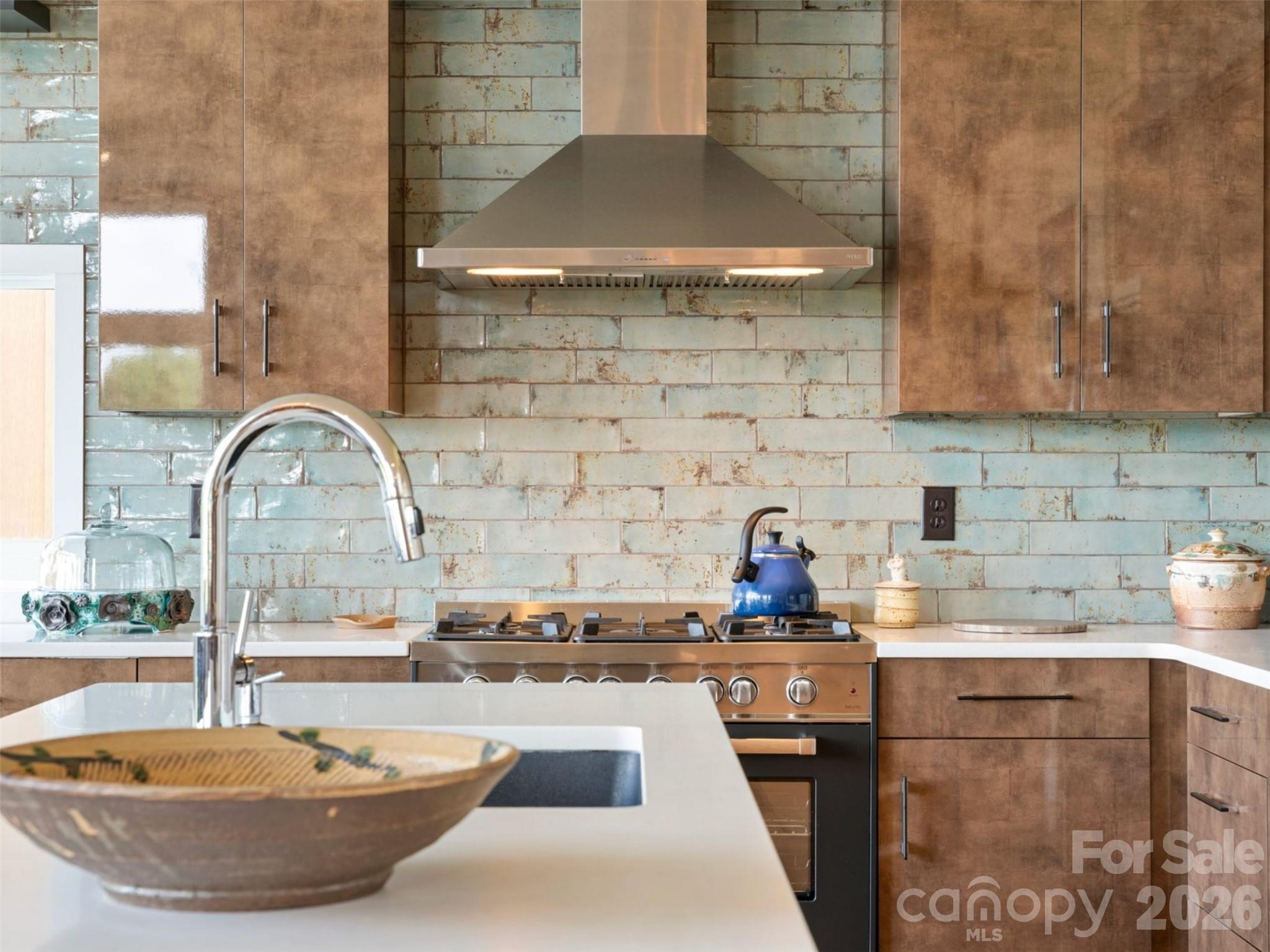 220 Riverview Drive — Asheville