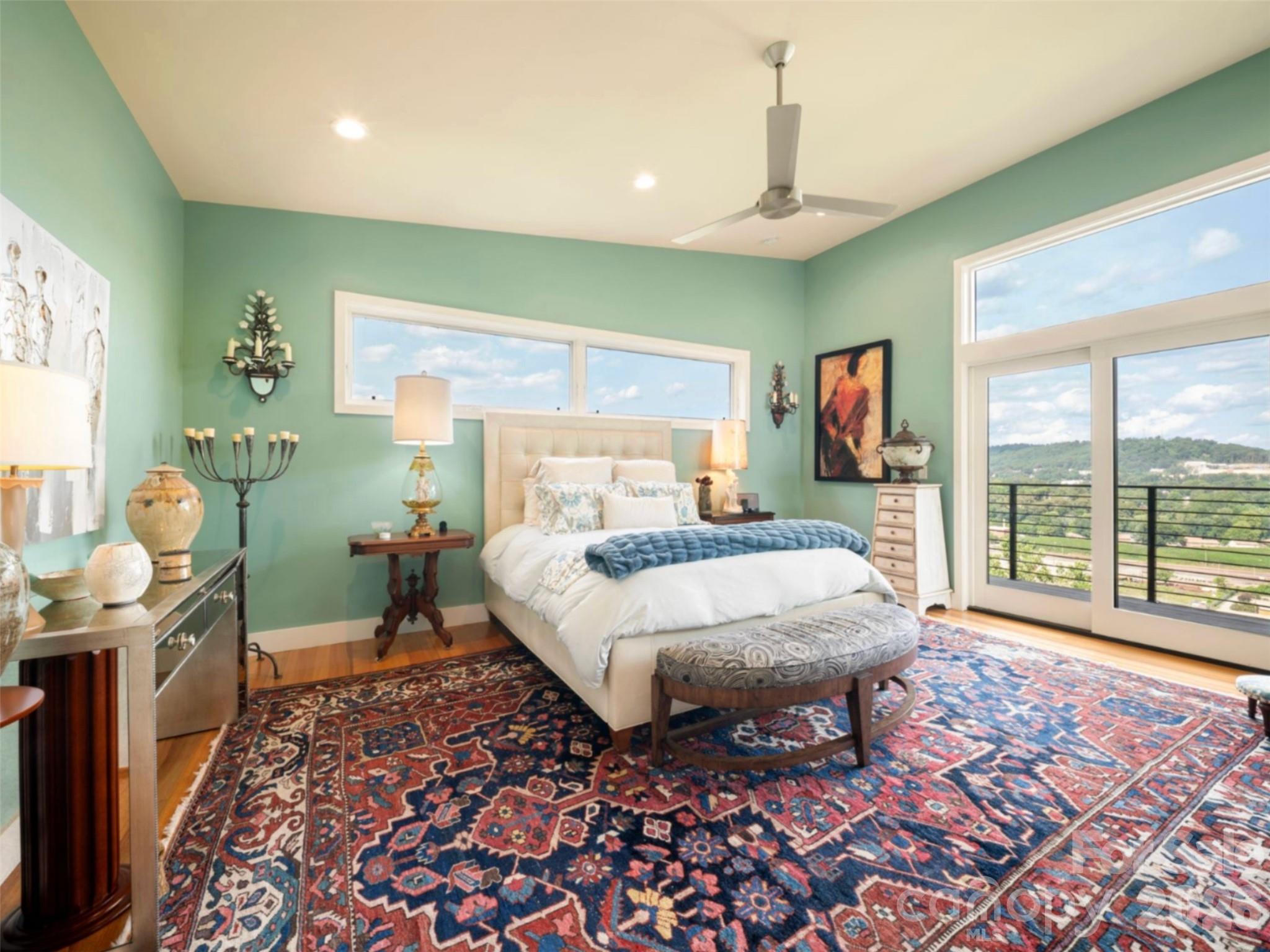 220 Riverview Drive — Asheville
