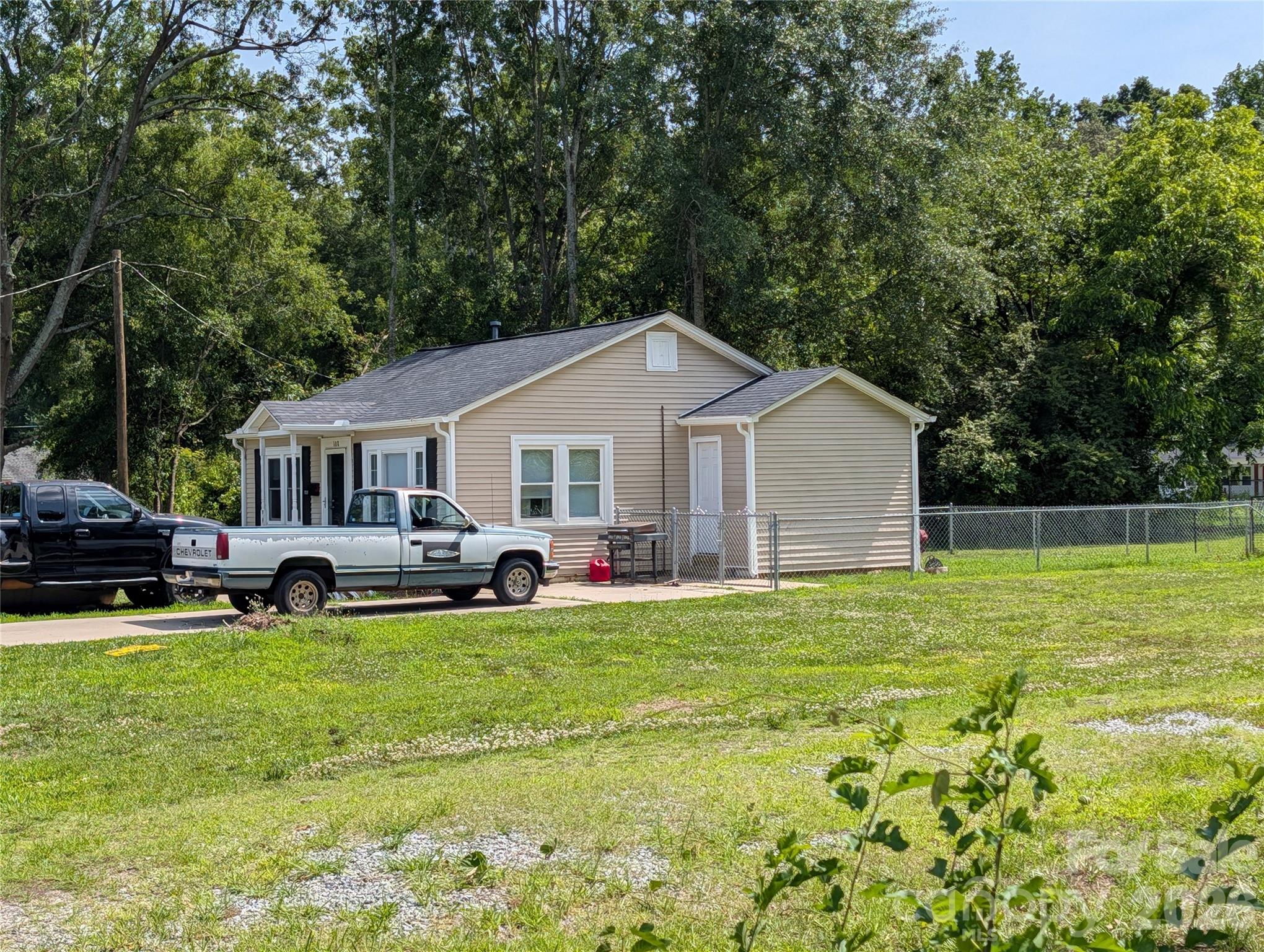 108 S Cherry Street — Cherryville