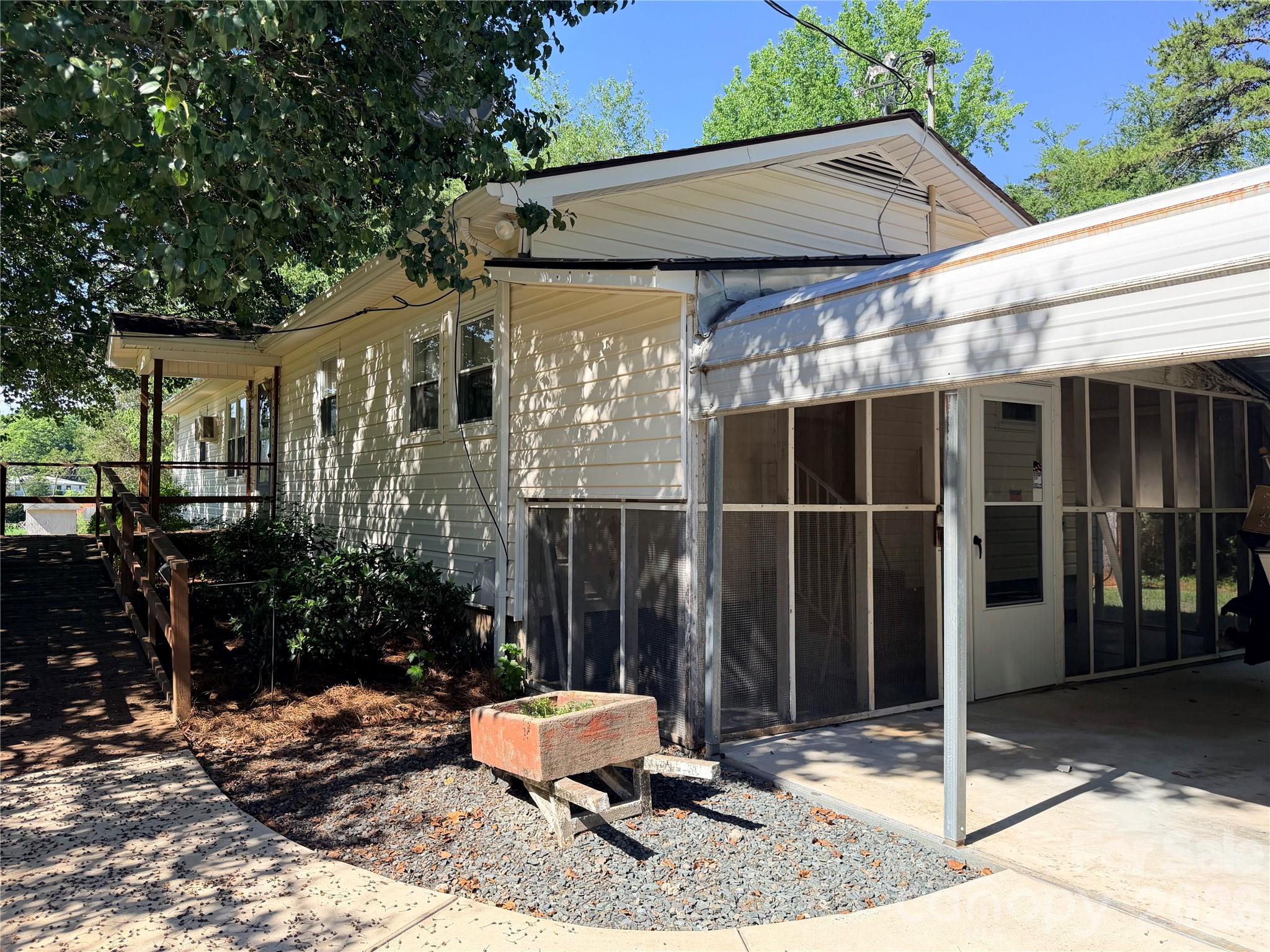 5945 Flowes Store Road — Concord