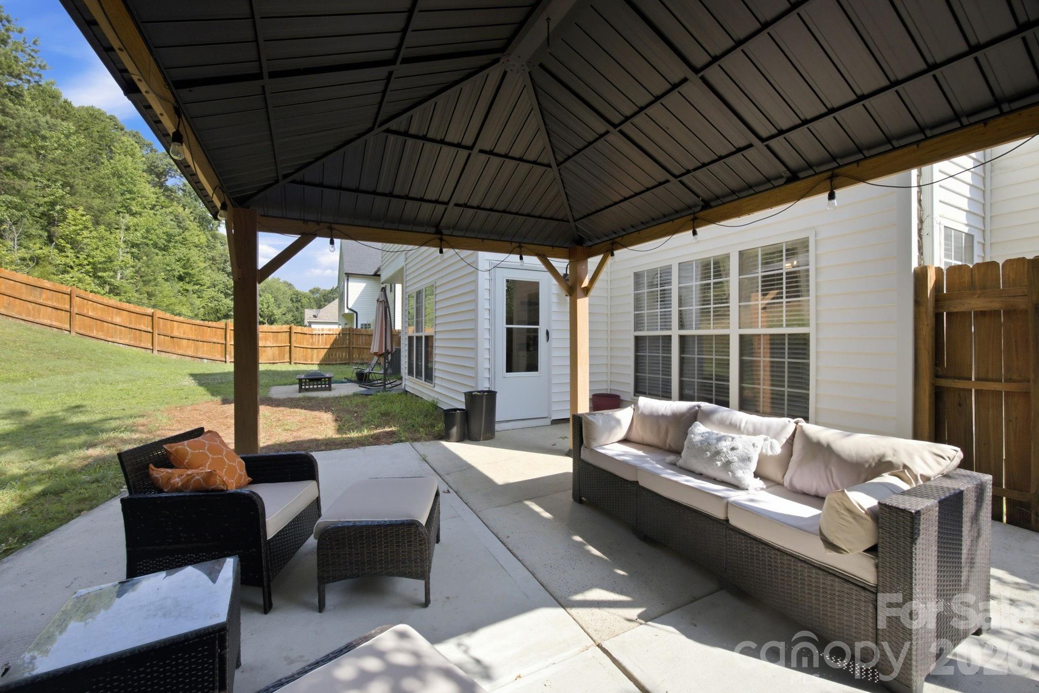 1946 Wilrose Place — Matthews