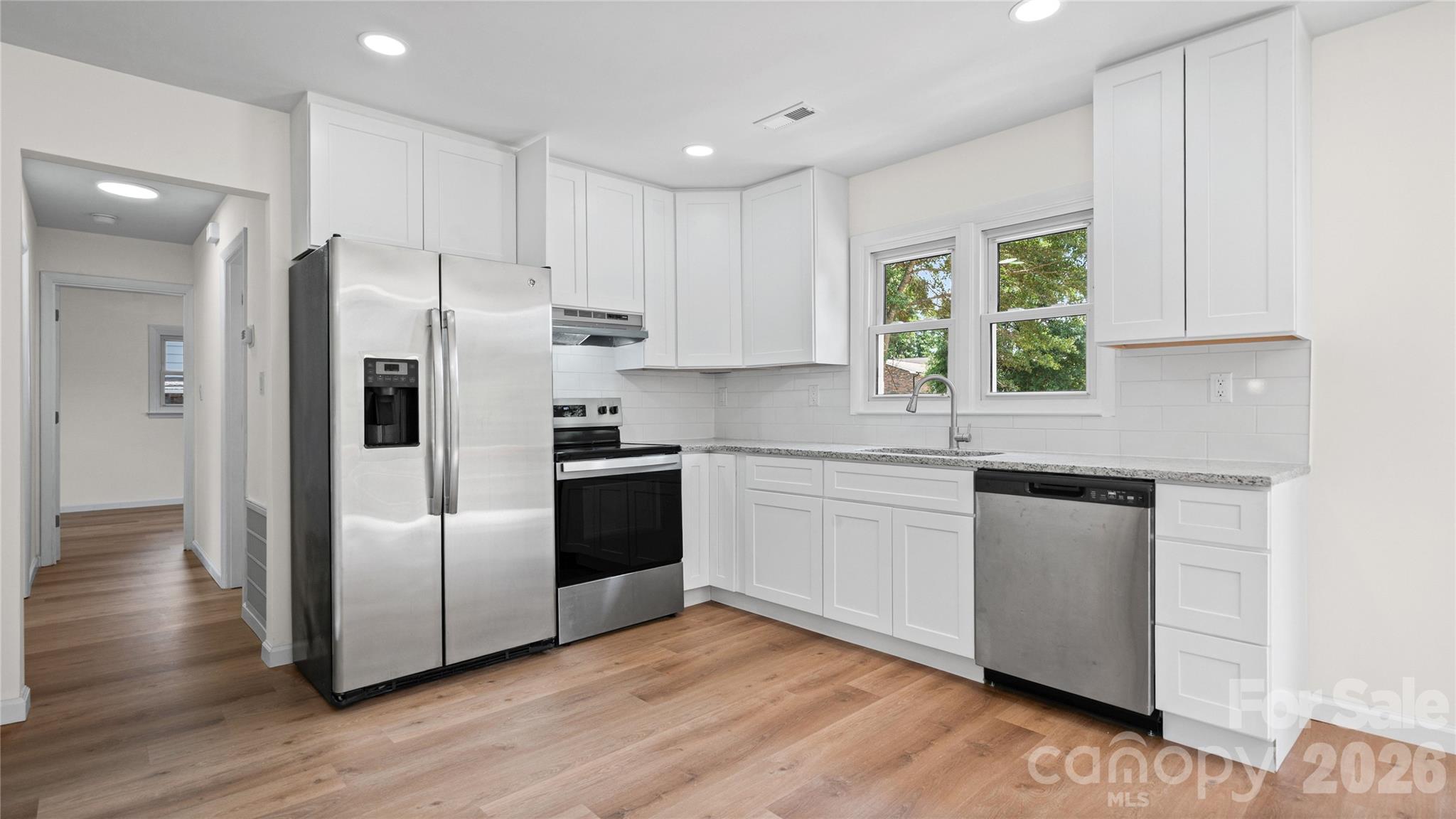 2330 40th Avenue Court NE — Hickory