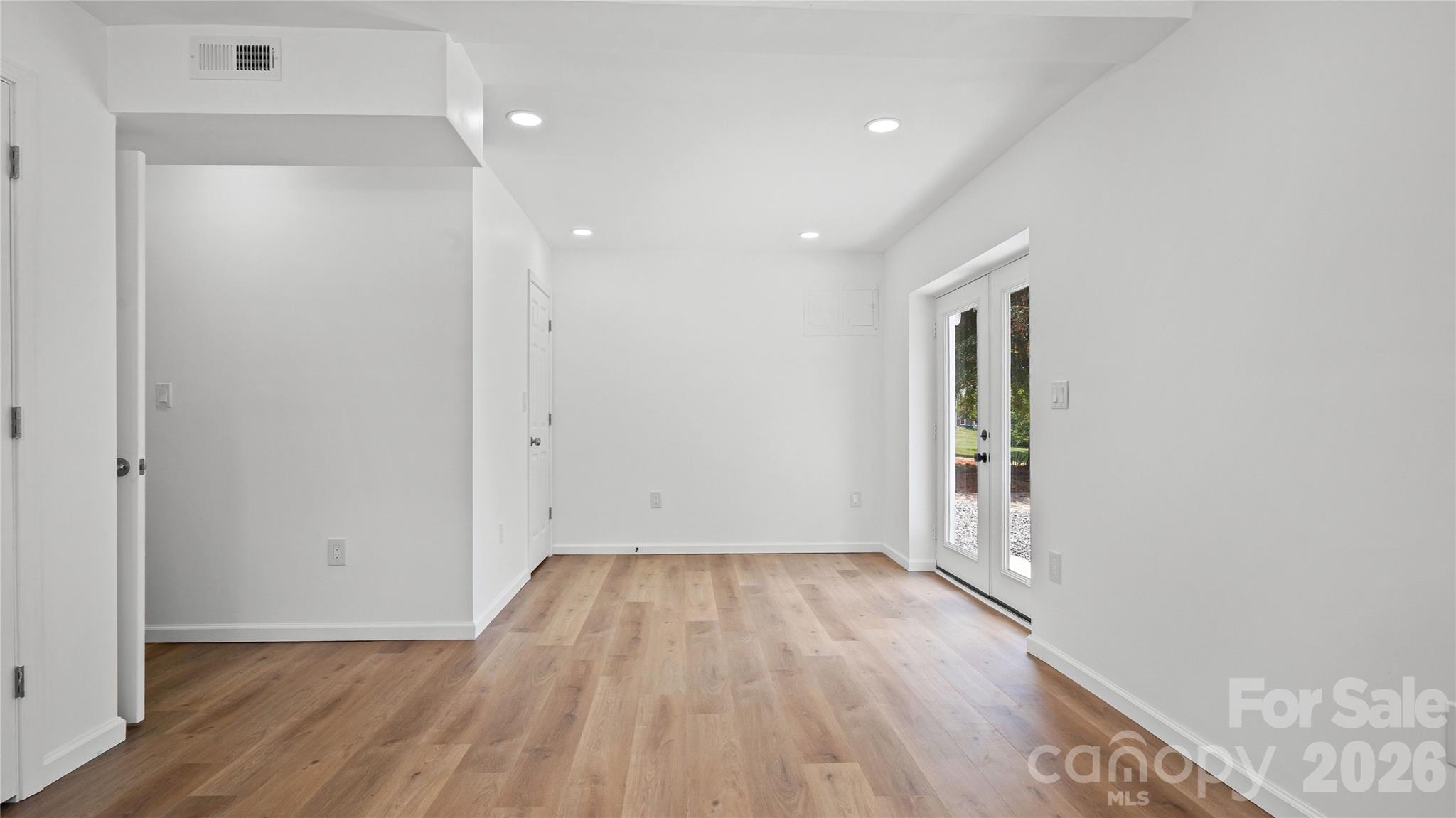2330 40th Avenue Court NE — Hickory