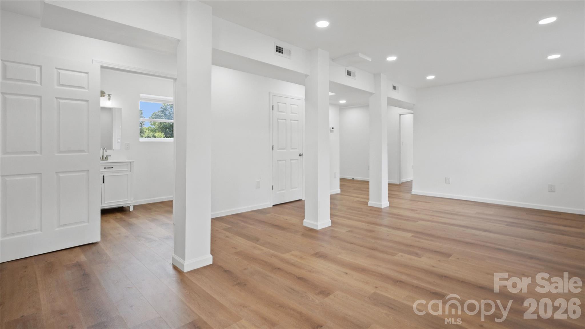 2330 40th Avenue Court NE — Hickory