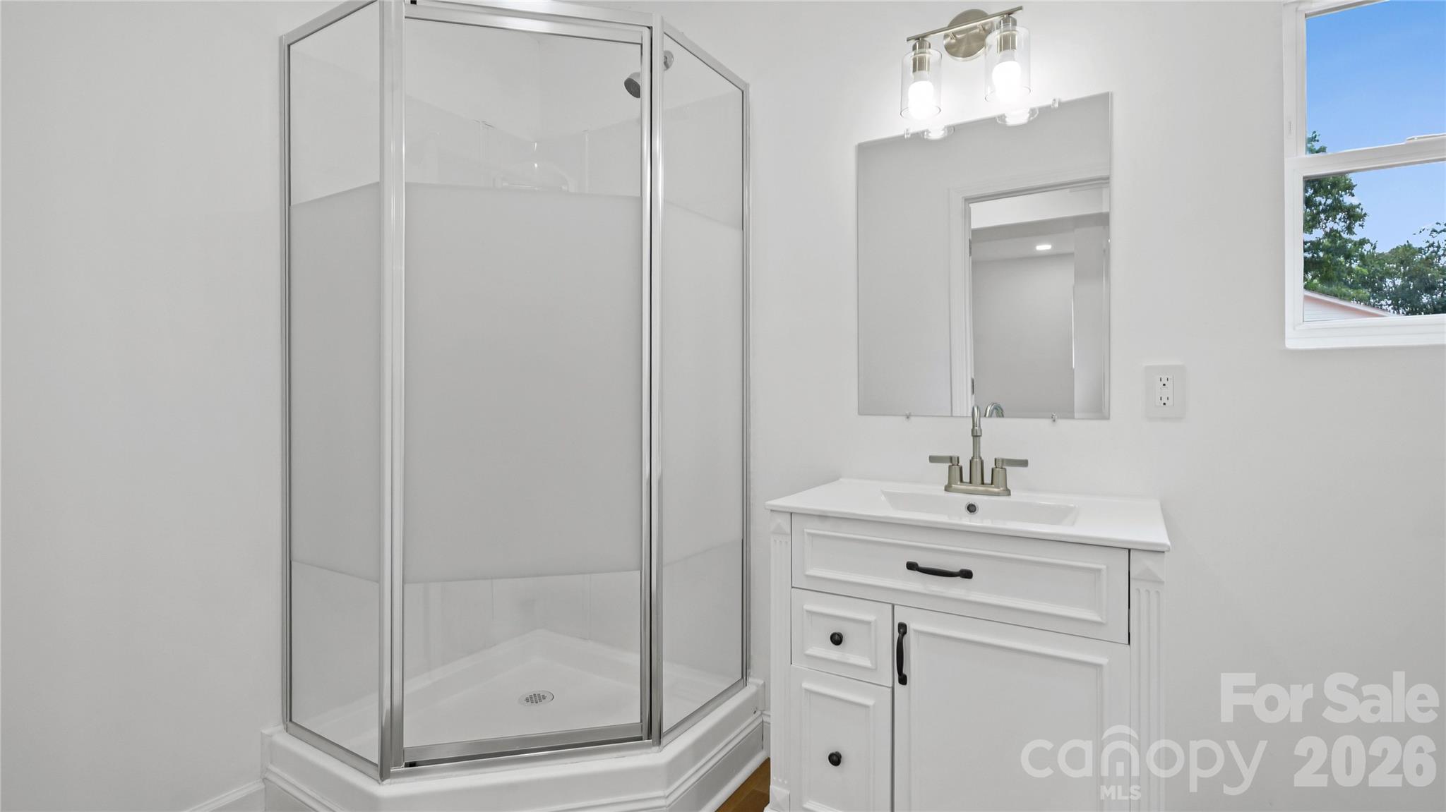 2330 40th Avenue Court NE — Hickory