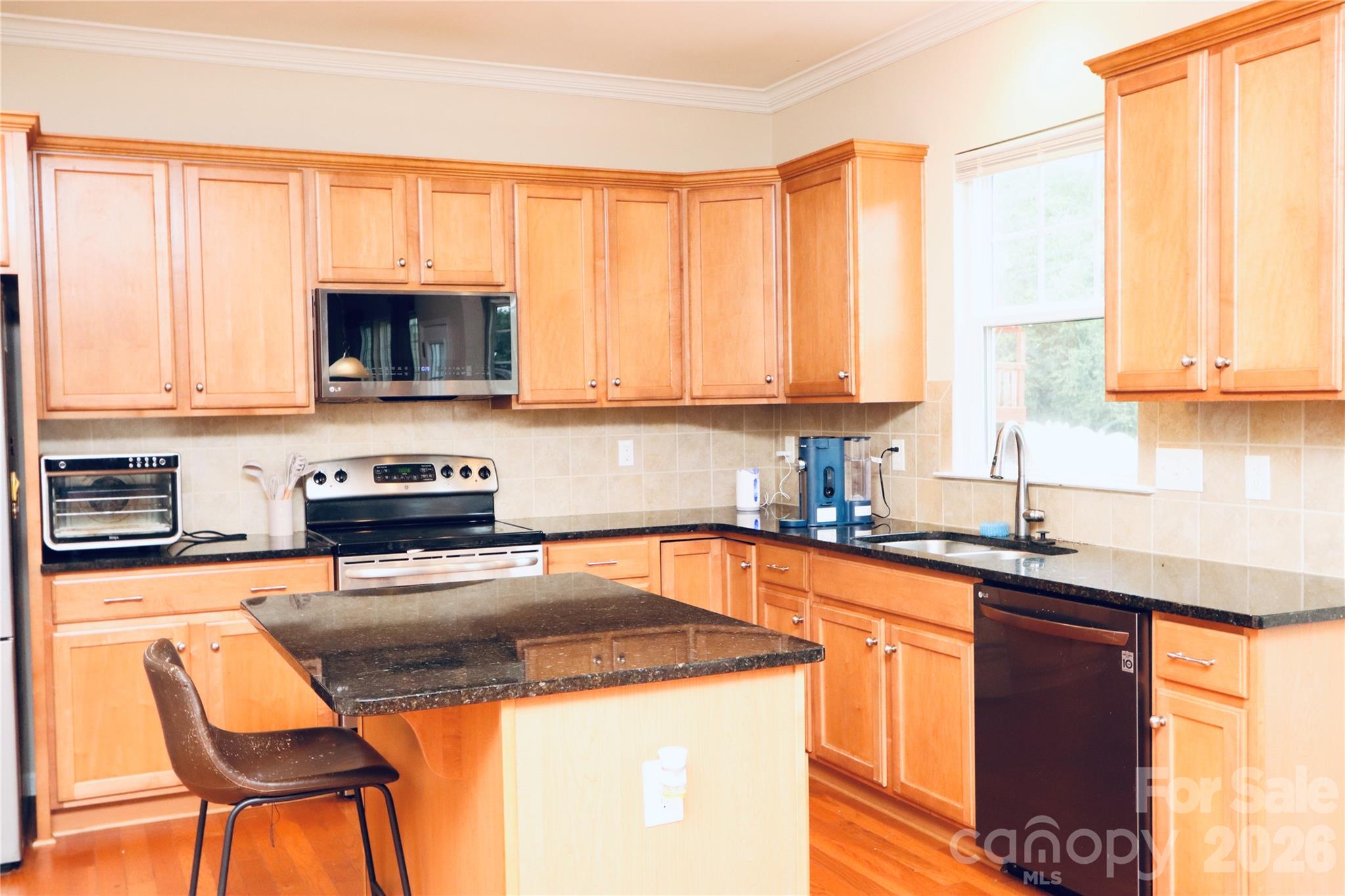 3586 Larkhaven Avenue SW — Concord