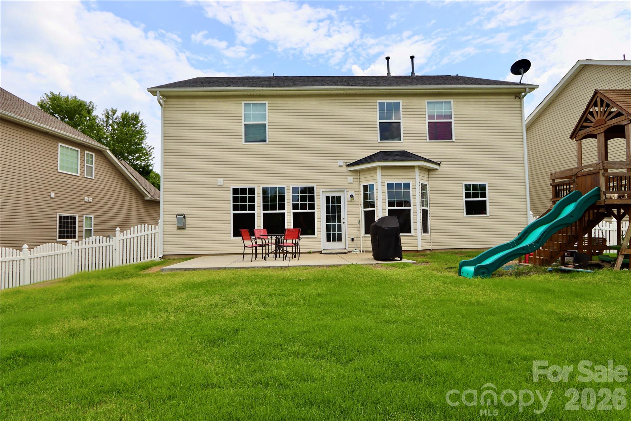 3586 Larkhaven Avenue SW — Concord