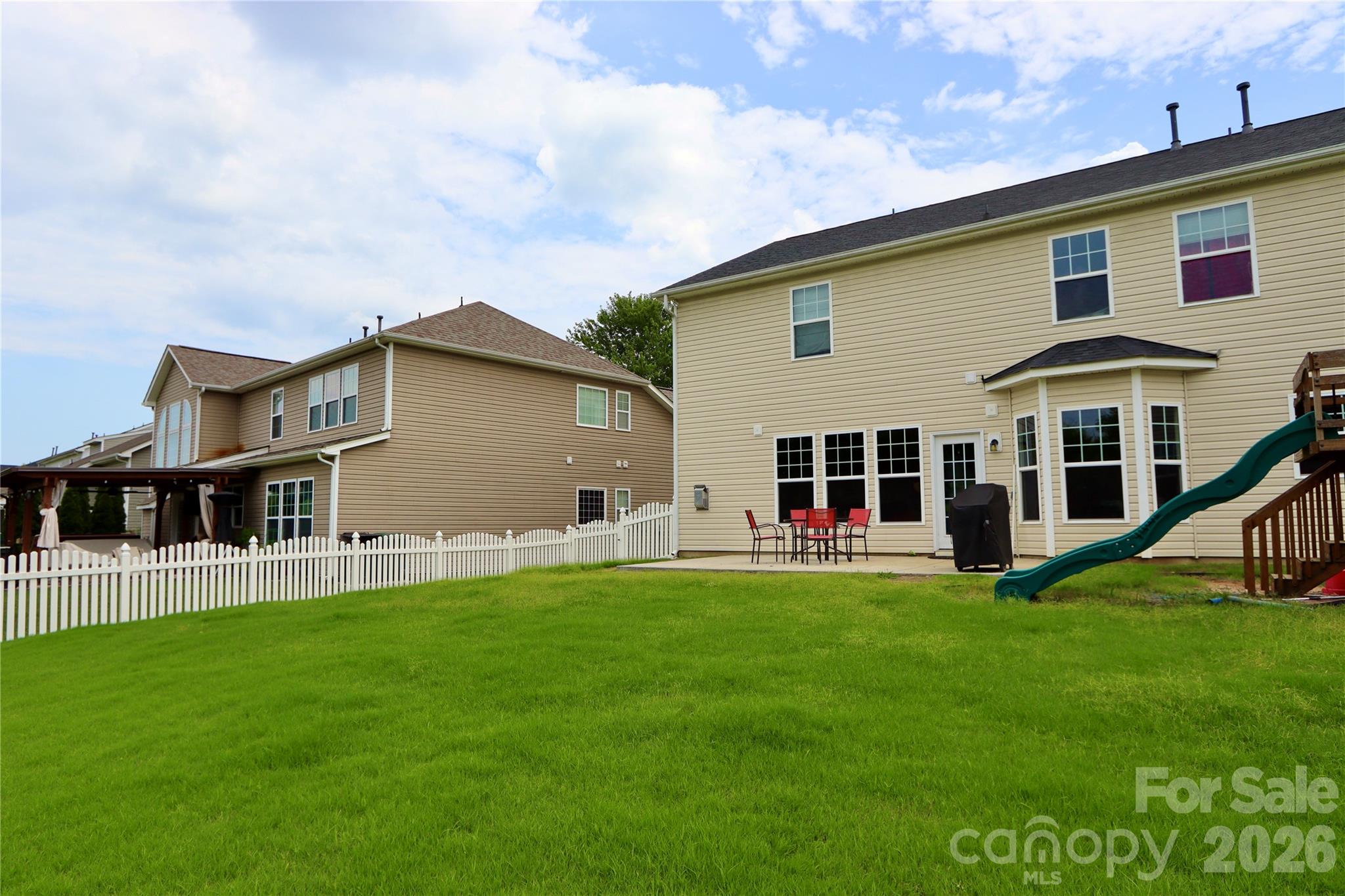 3586 Larkhaven Avenue SW — Concord
