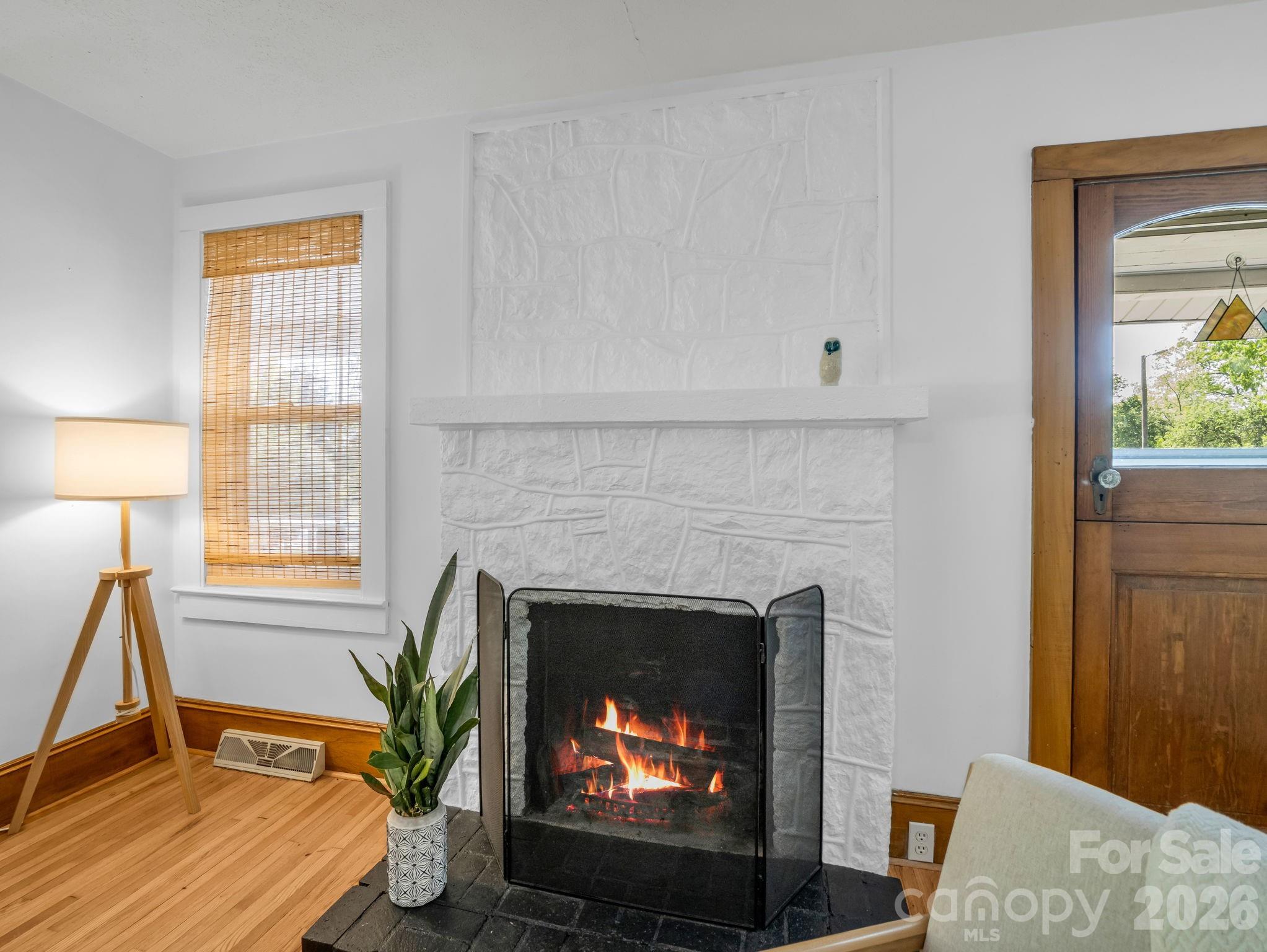 363 Etowah School Road — Hendersonville