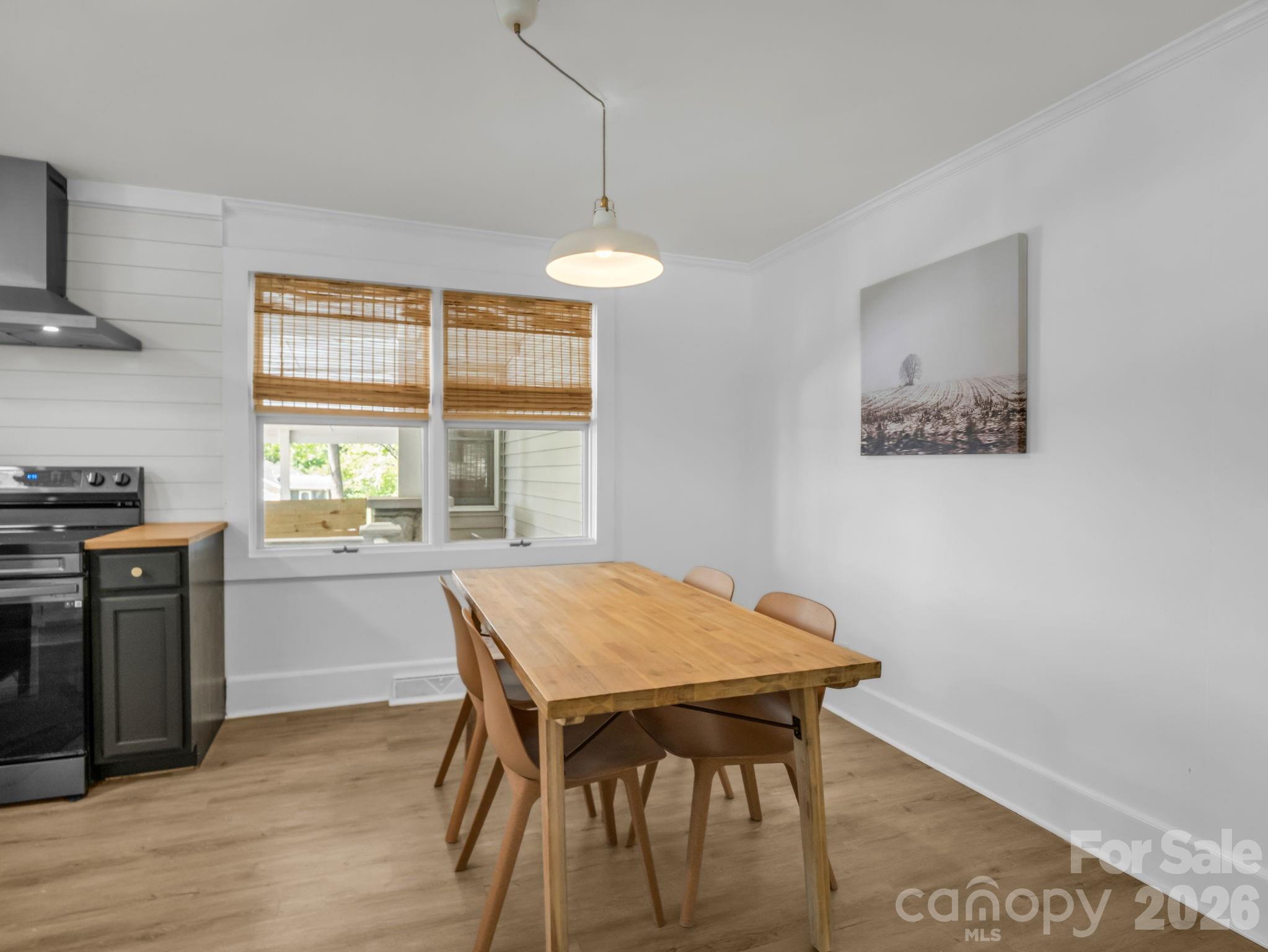 363 Etowah School Road — Hendersonville