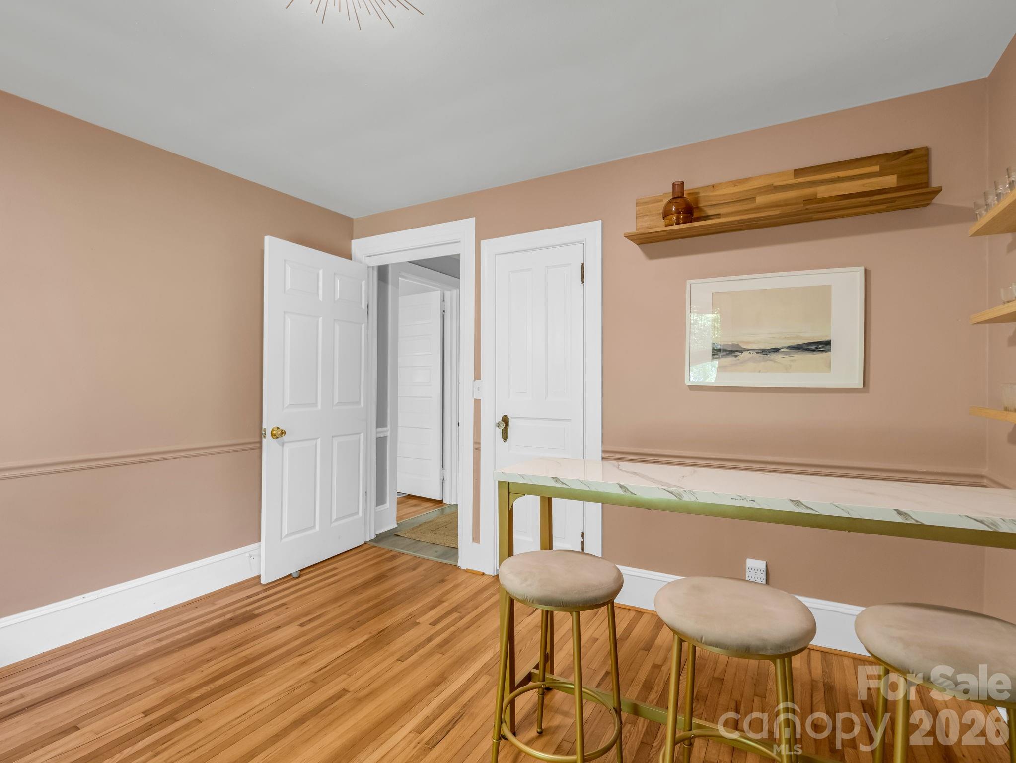363 Etowah School Road — Hendersonville