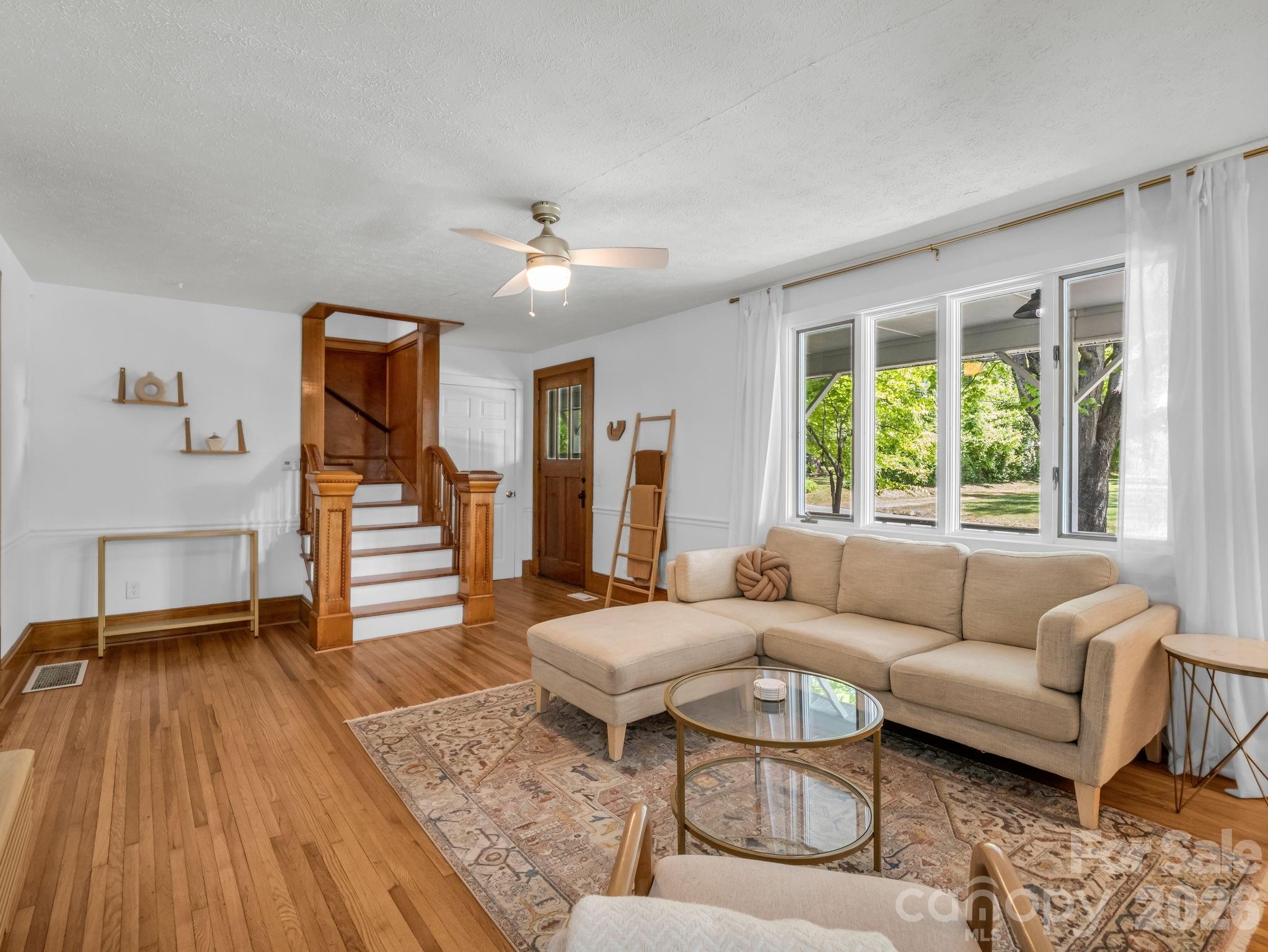 363 Etowah School Road — Hendersonville