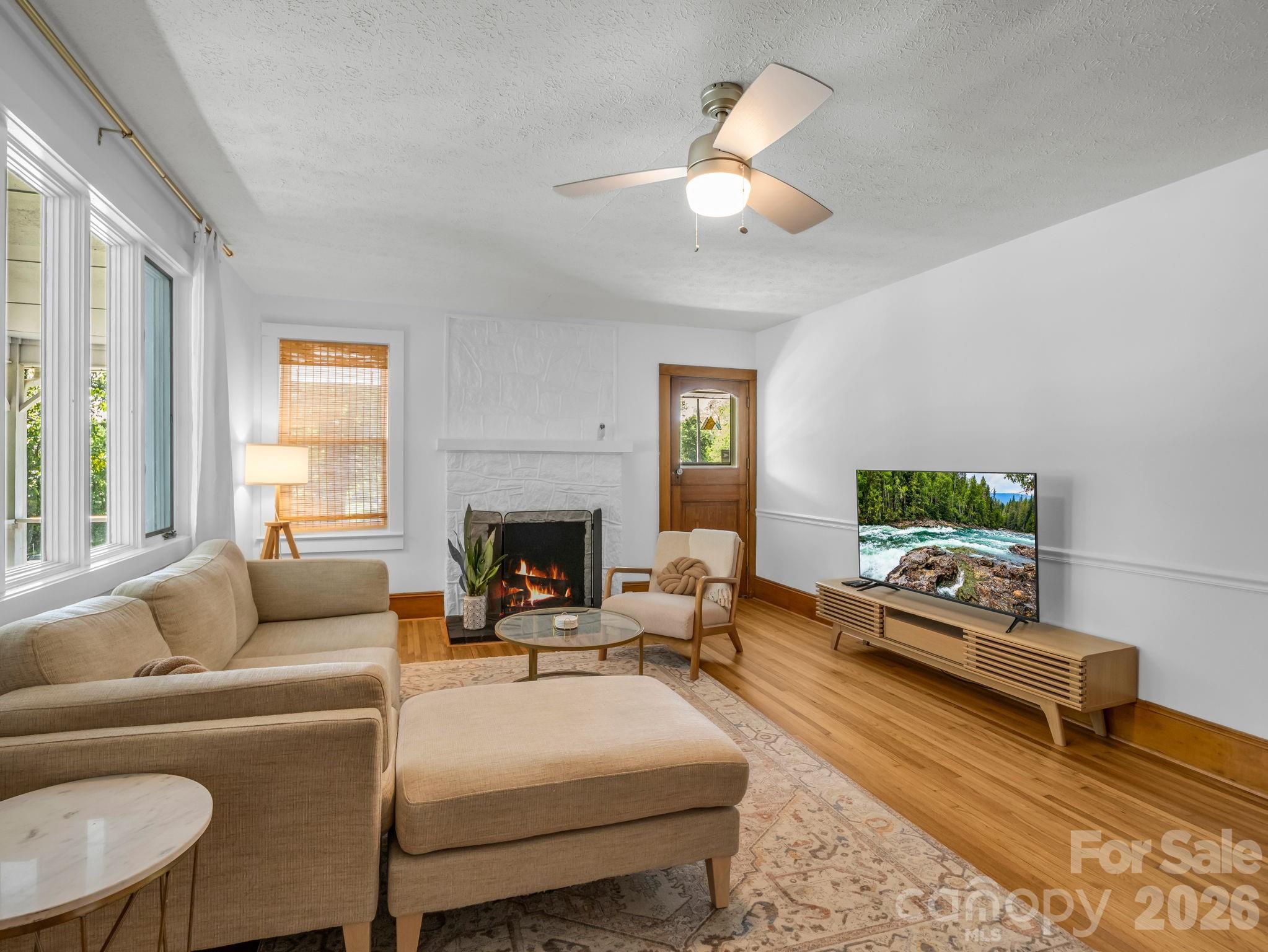 363 Etowah School Road — Hendersonville