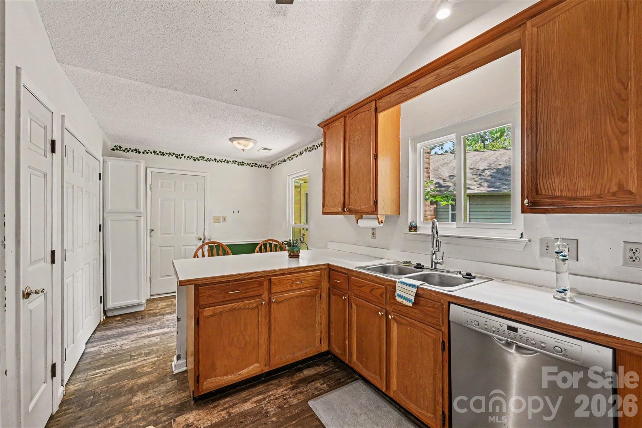 8410 Gidleigh Court — Charlotte