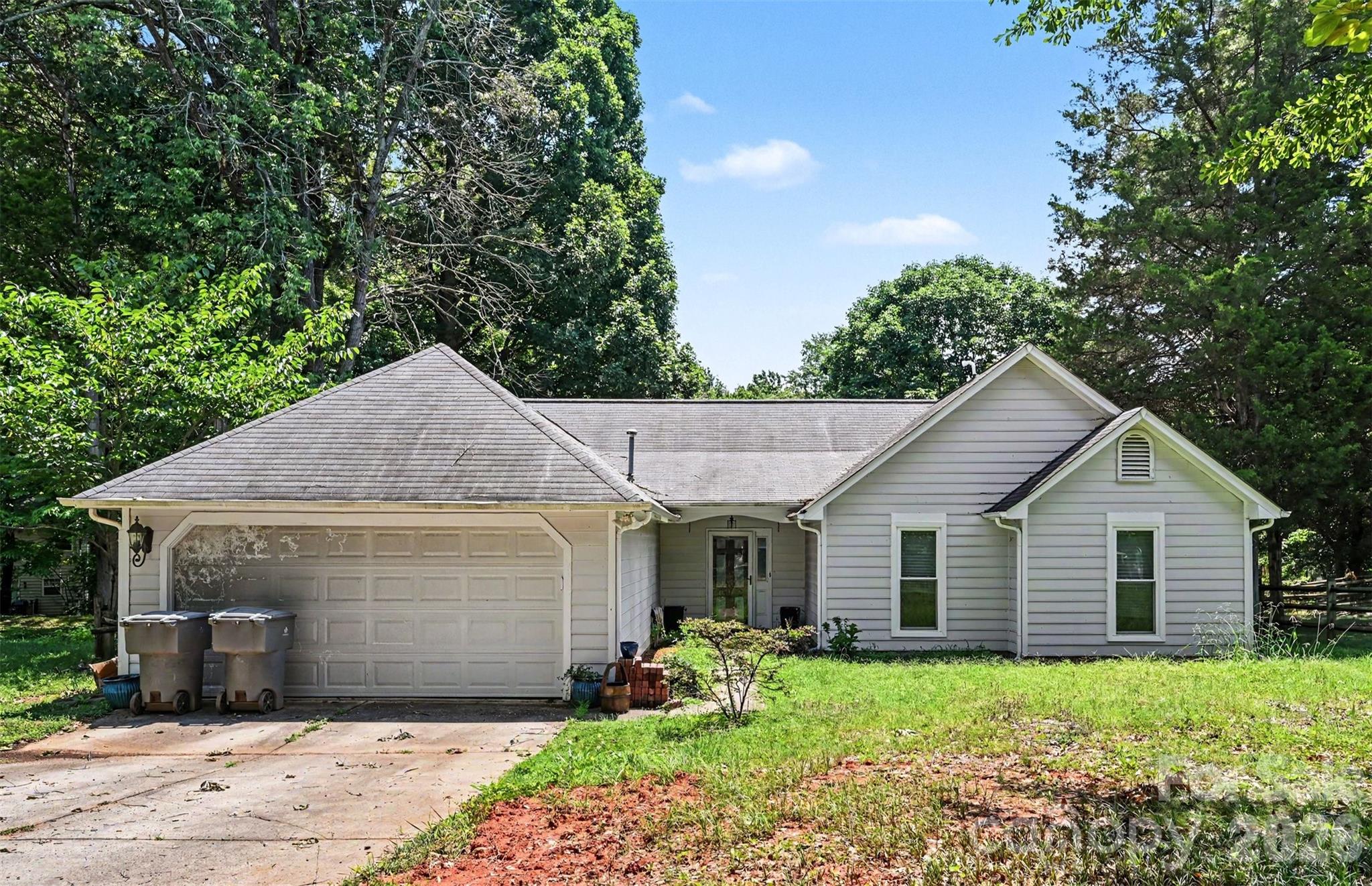 8410 Gidleigh Court — Charlotte