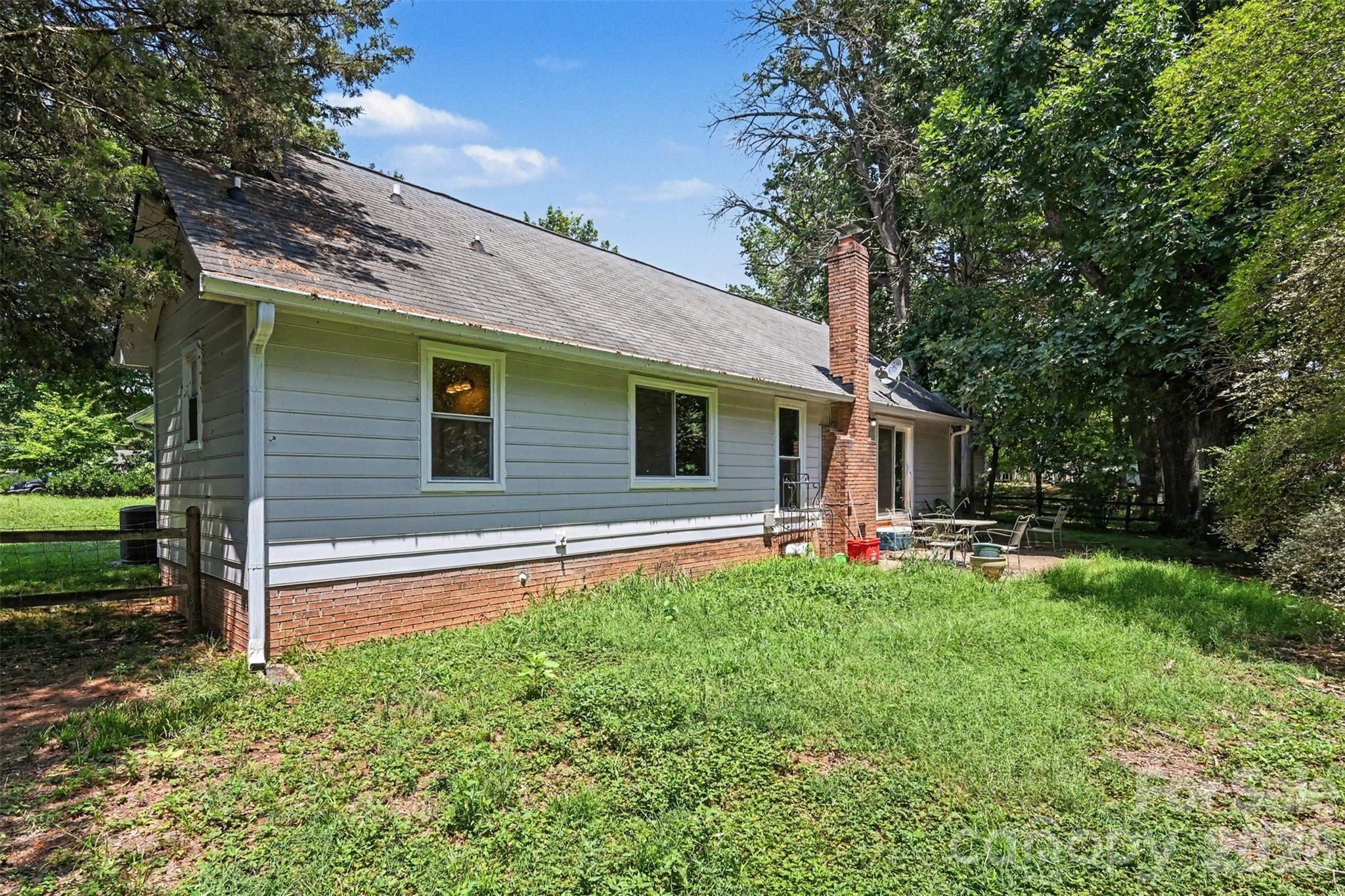 8410 Gidleigh Court — Charlotte