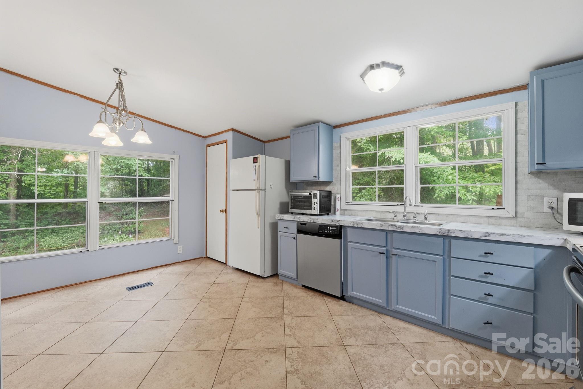 365 Sunflower Road — Statesville