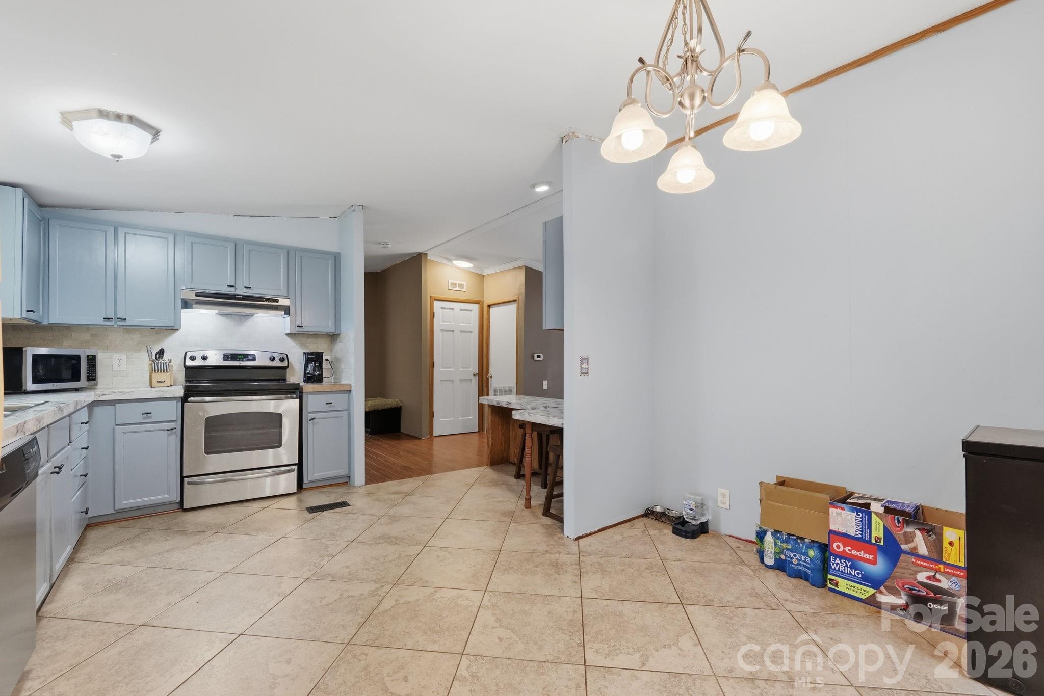 365 Sunflower Road — Statesville