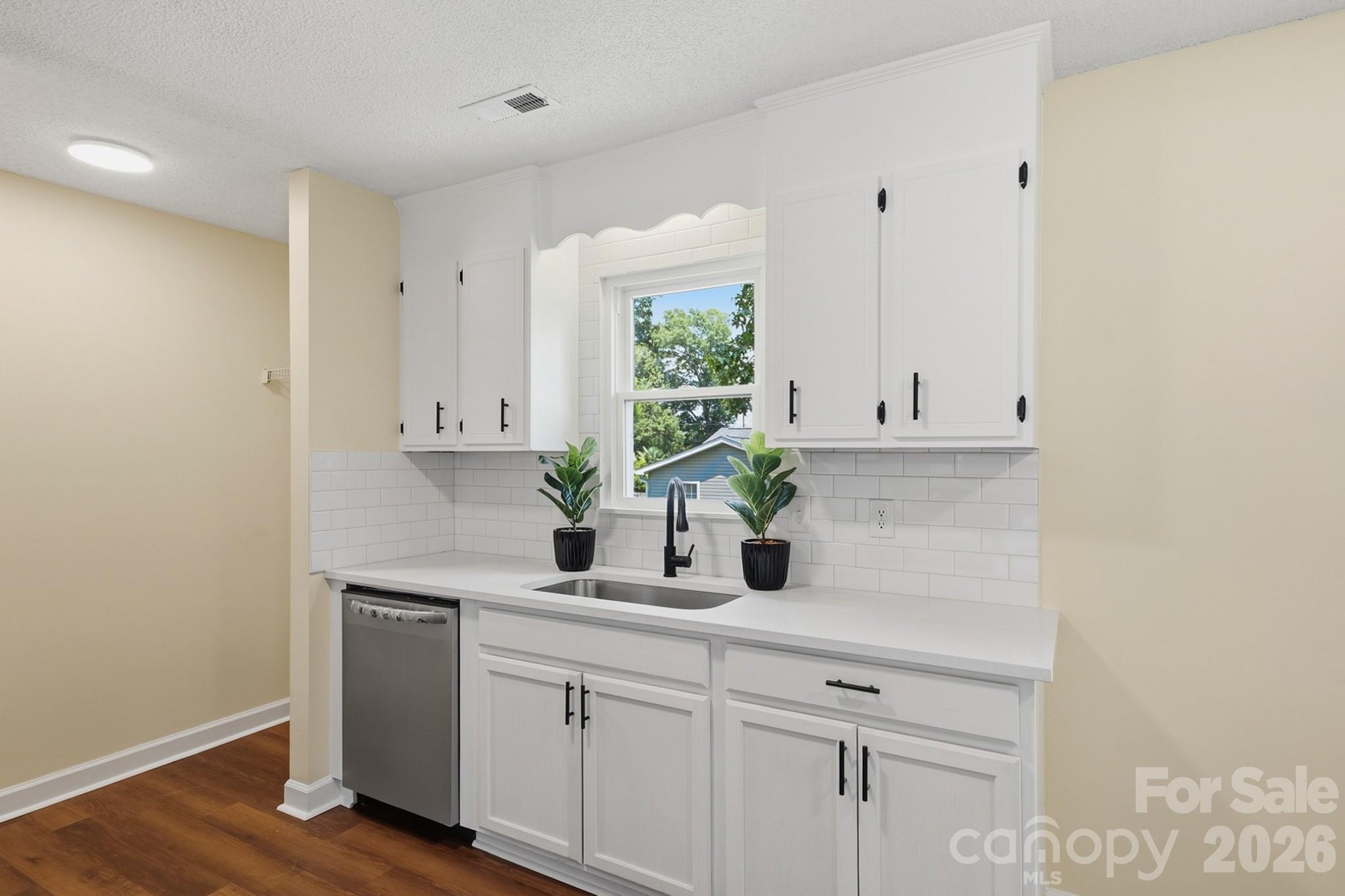 612 Welsh Avenue — Monroe