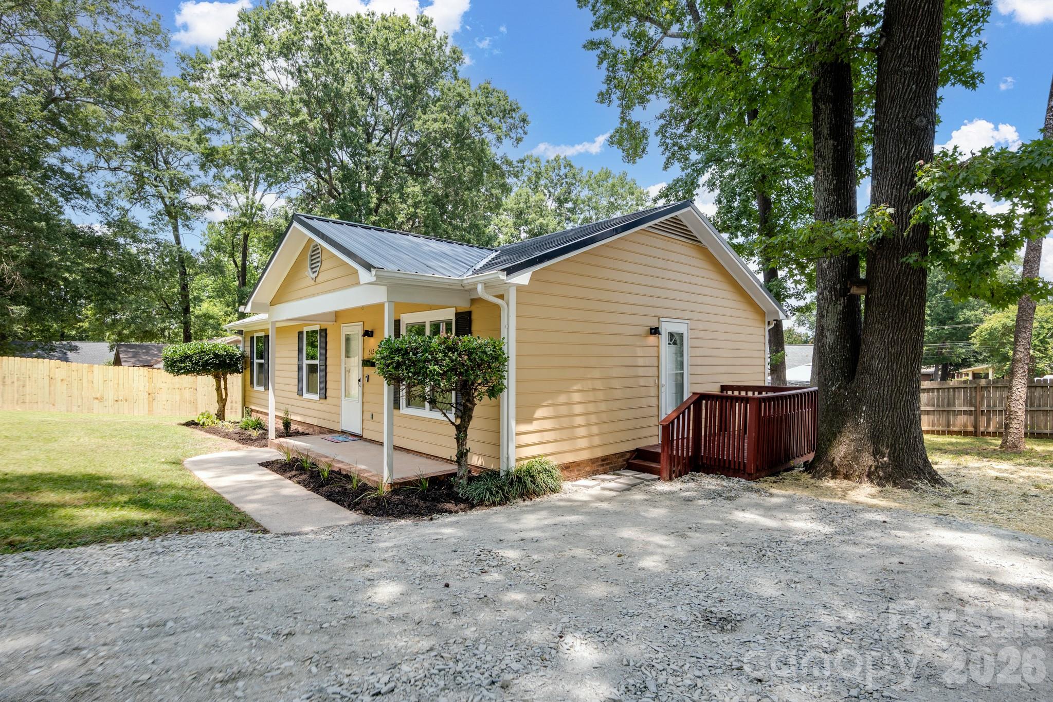 612 Welsh Avenue — Monroe