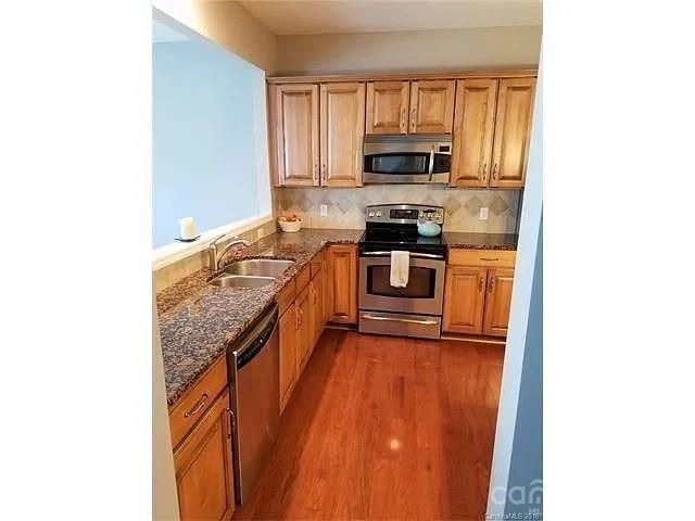 9032 Bishop Crest Lane — Charlotte
