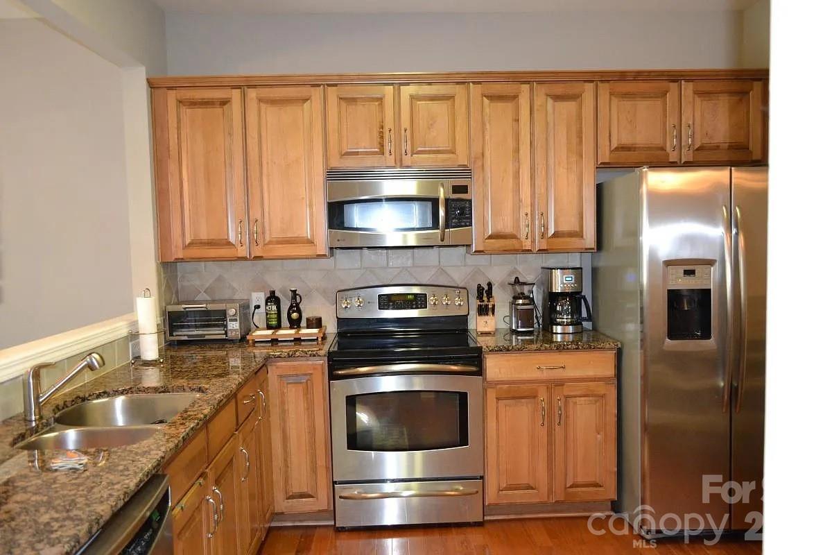 9032 Bishop Crest Lane — Charlotte