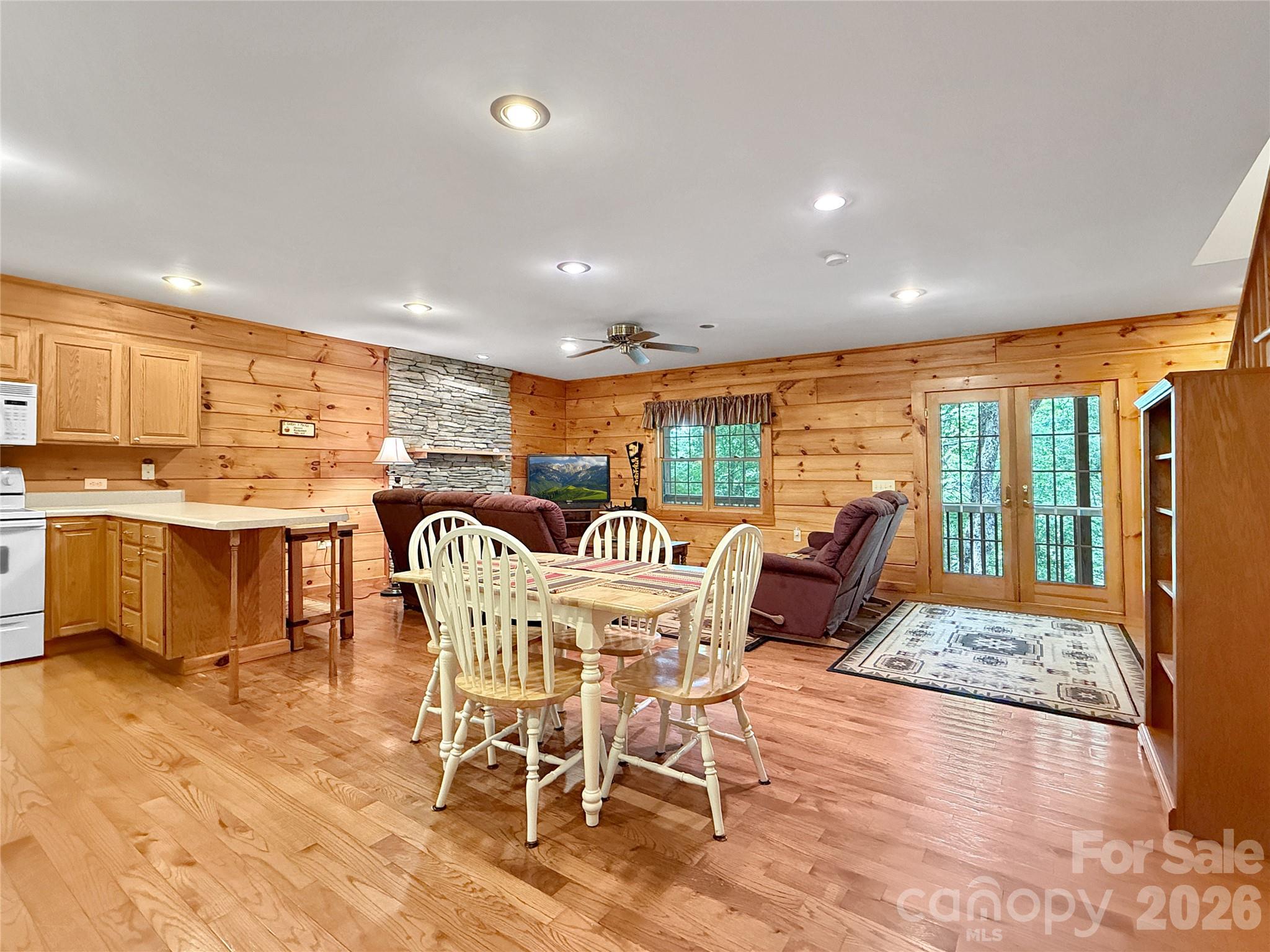 219 Red Maple Lane — Boone