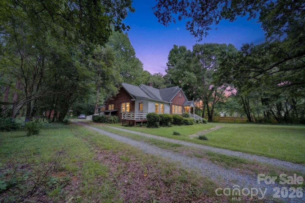 1822 W Sugar Creek Road — Charlotte