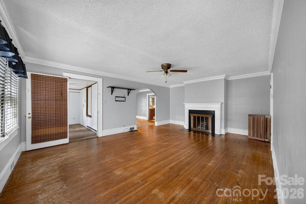 1822 W Sugar Creek Road — Charlotte