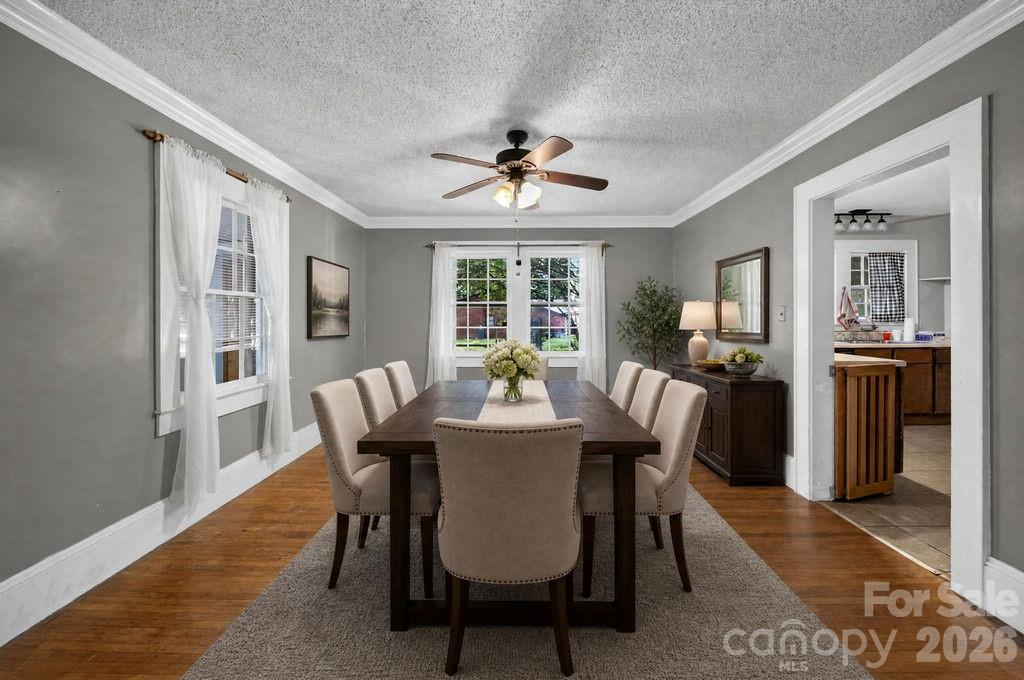 1822 W Sugar Creek Road — Charlotte