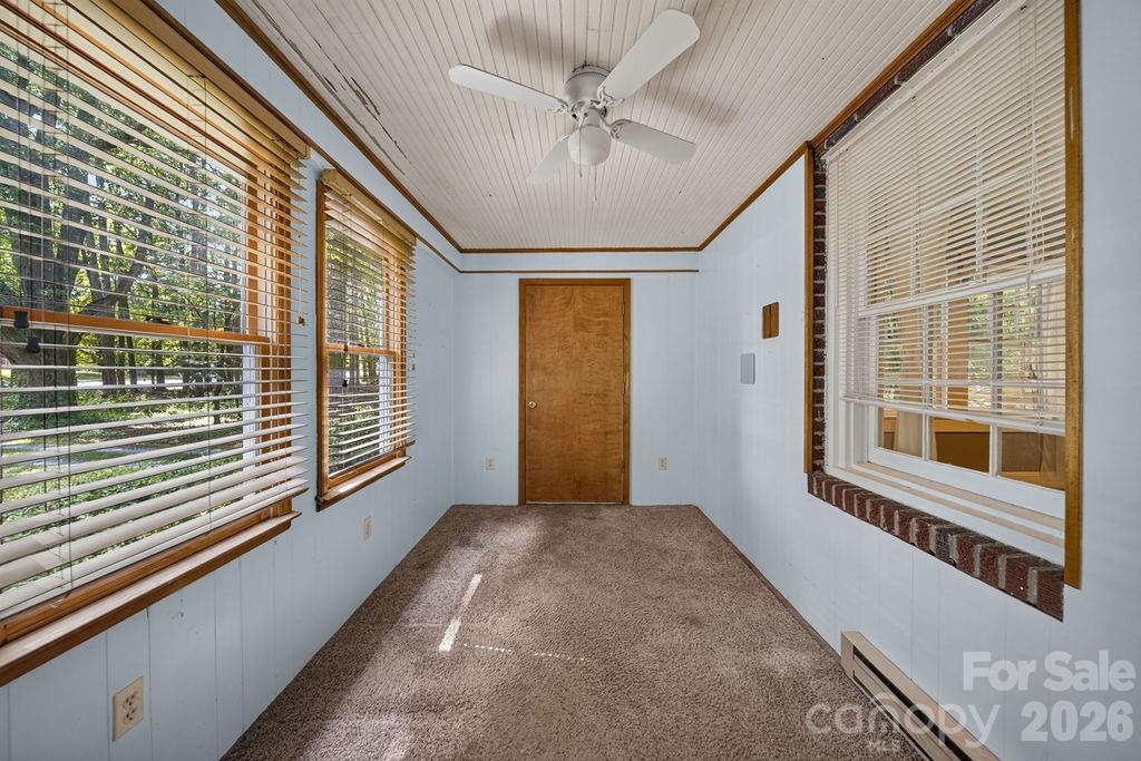 1822 W Sugar Creek Road — Charlotte